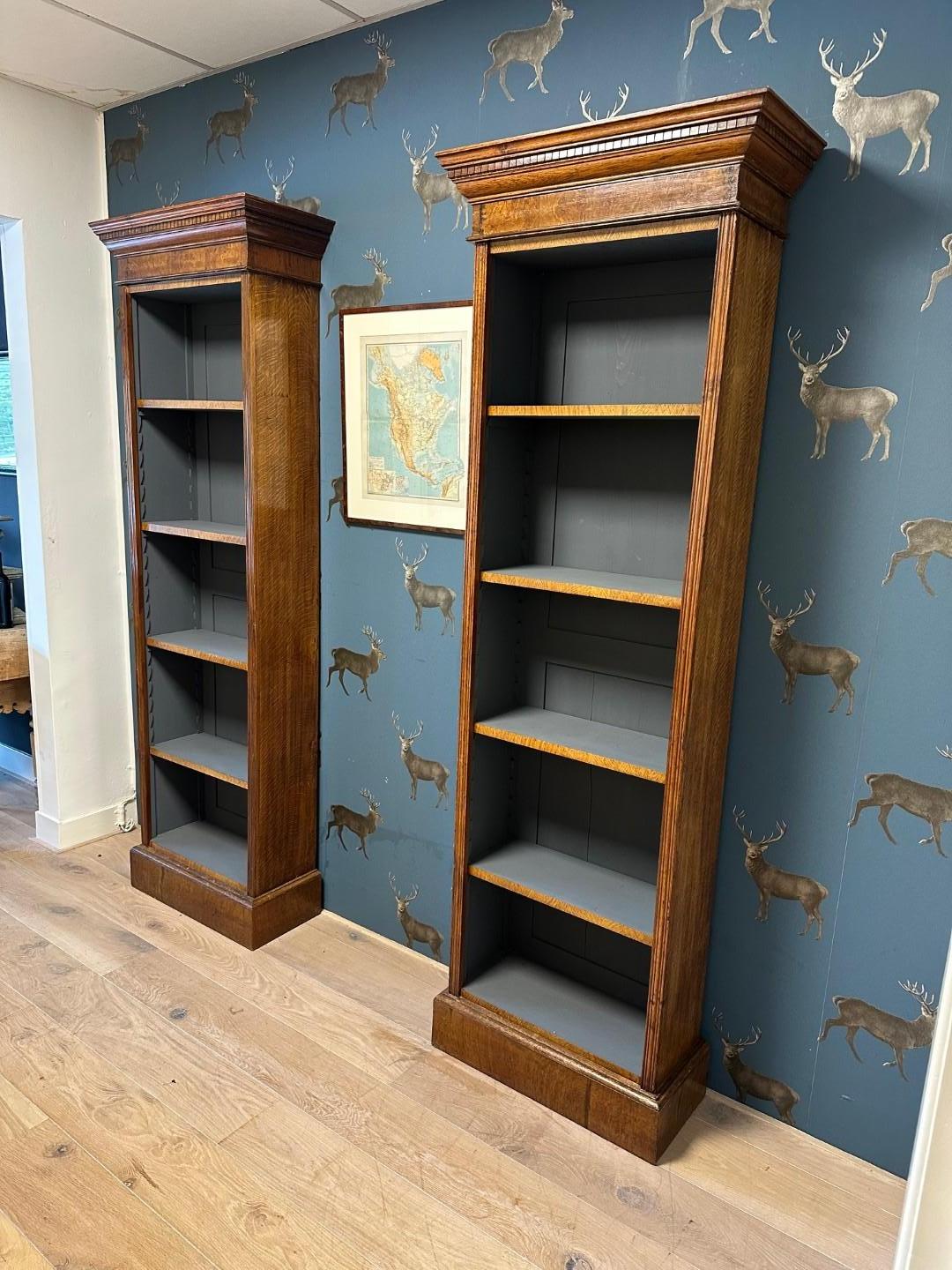 Néerlandais ensemble de 2 bibliothèques ouvertes antiques en vente
