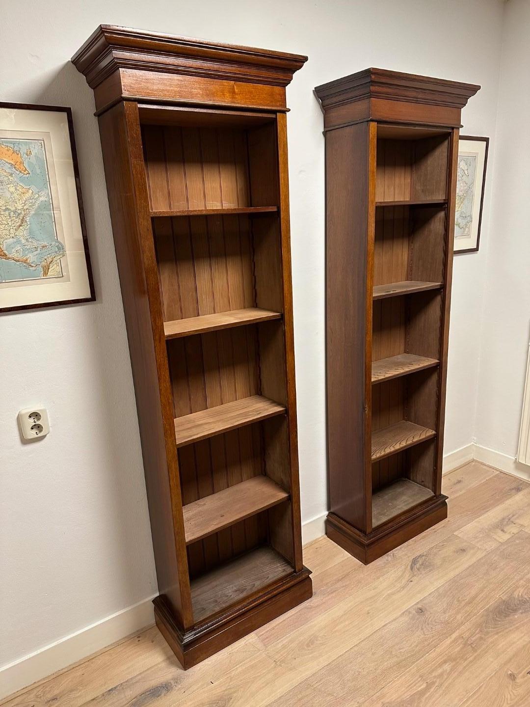 Mahogany Set of 2 antique open bookcases For Sale