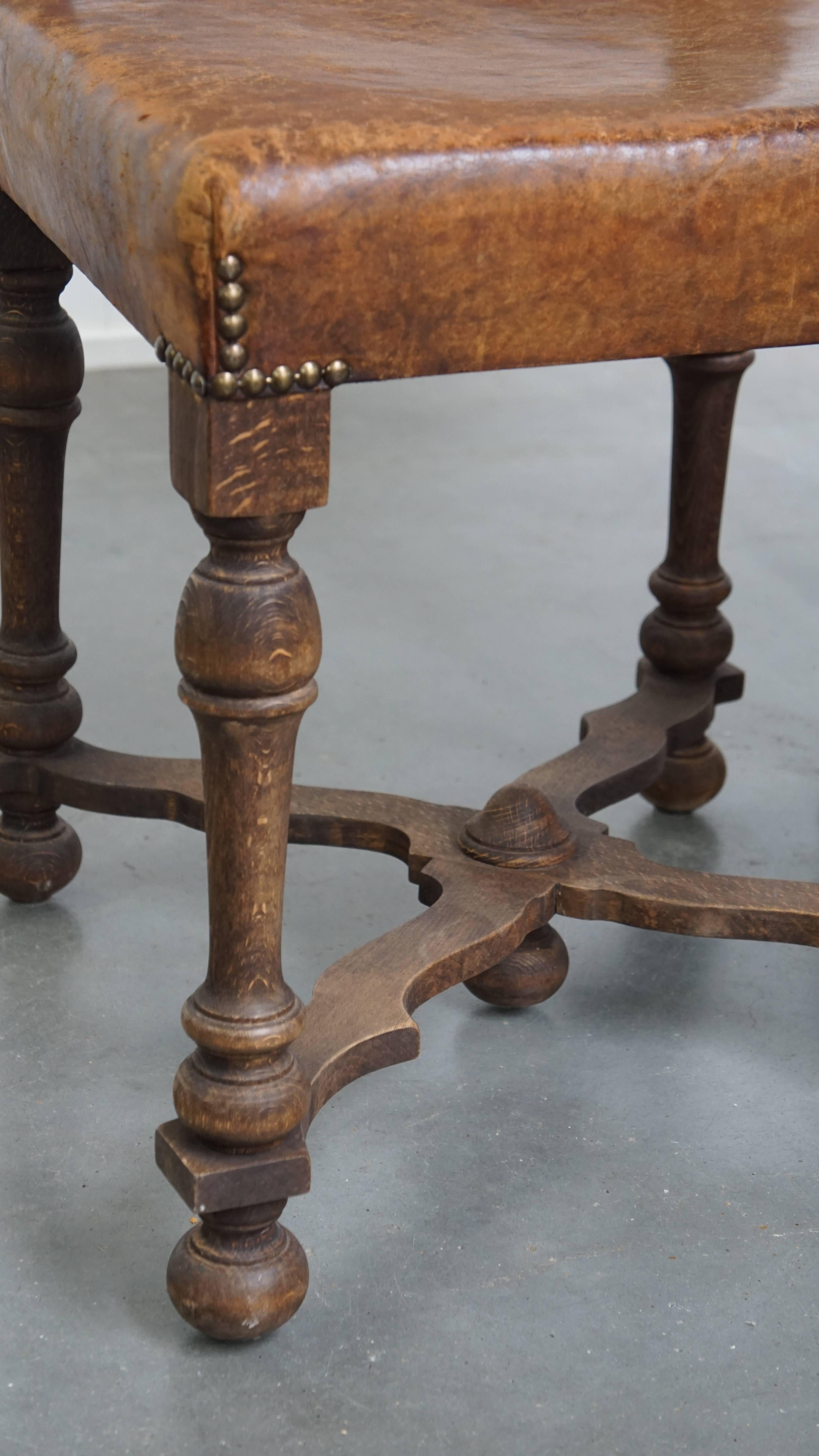 Set of 2 Antique Wooden and Sheepskin Leather Dining Chairs from the Early 1900s For Sale 3