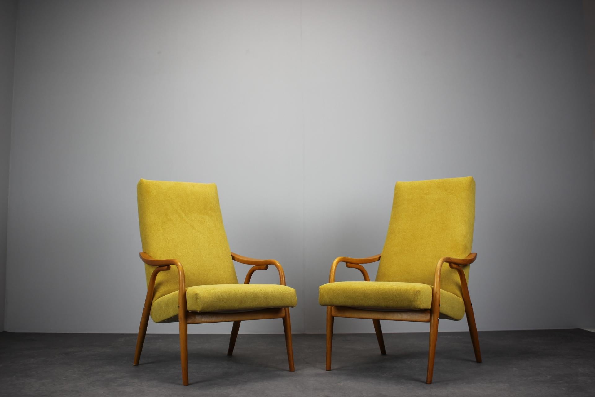 Mid-Century moderno Set di 2 poltrone Antonin Šuman, anni '60 in vendita