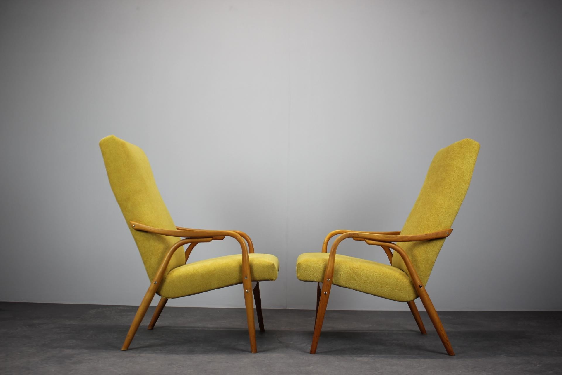 Metà XX secolo Set di 2 poltrone Antonin Šuman, anni '60 in vendita