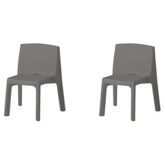Set di 2 sedie Q4 grigio argilla di Jorge Najera