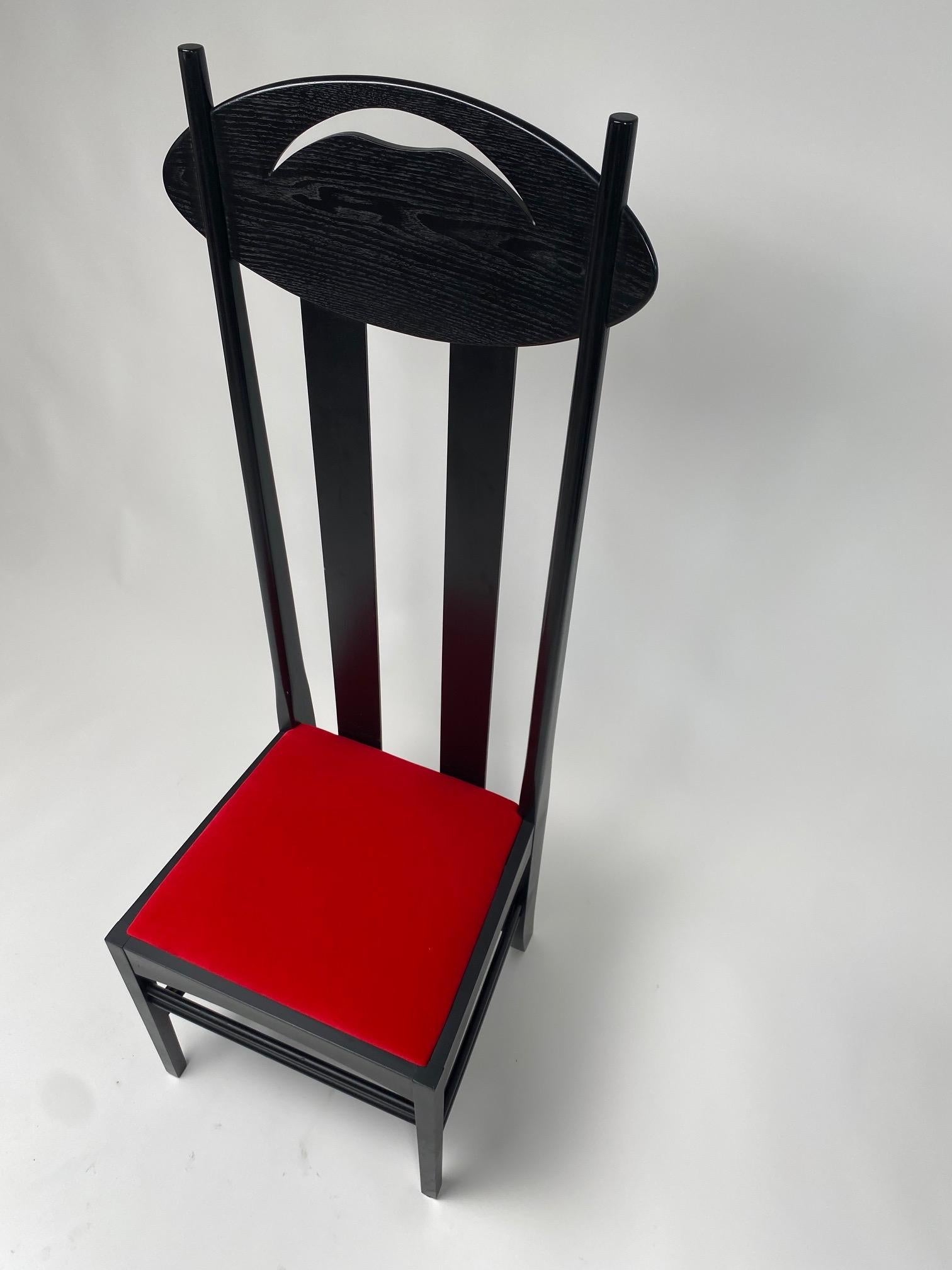 Ébénisé Ensemble de 2 chaises Argyle de Charles R Mackintosh pour Atelier International en vente
