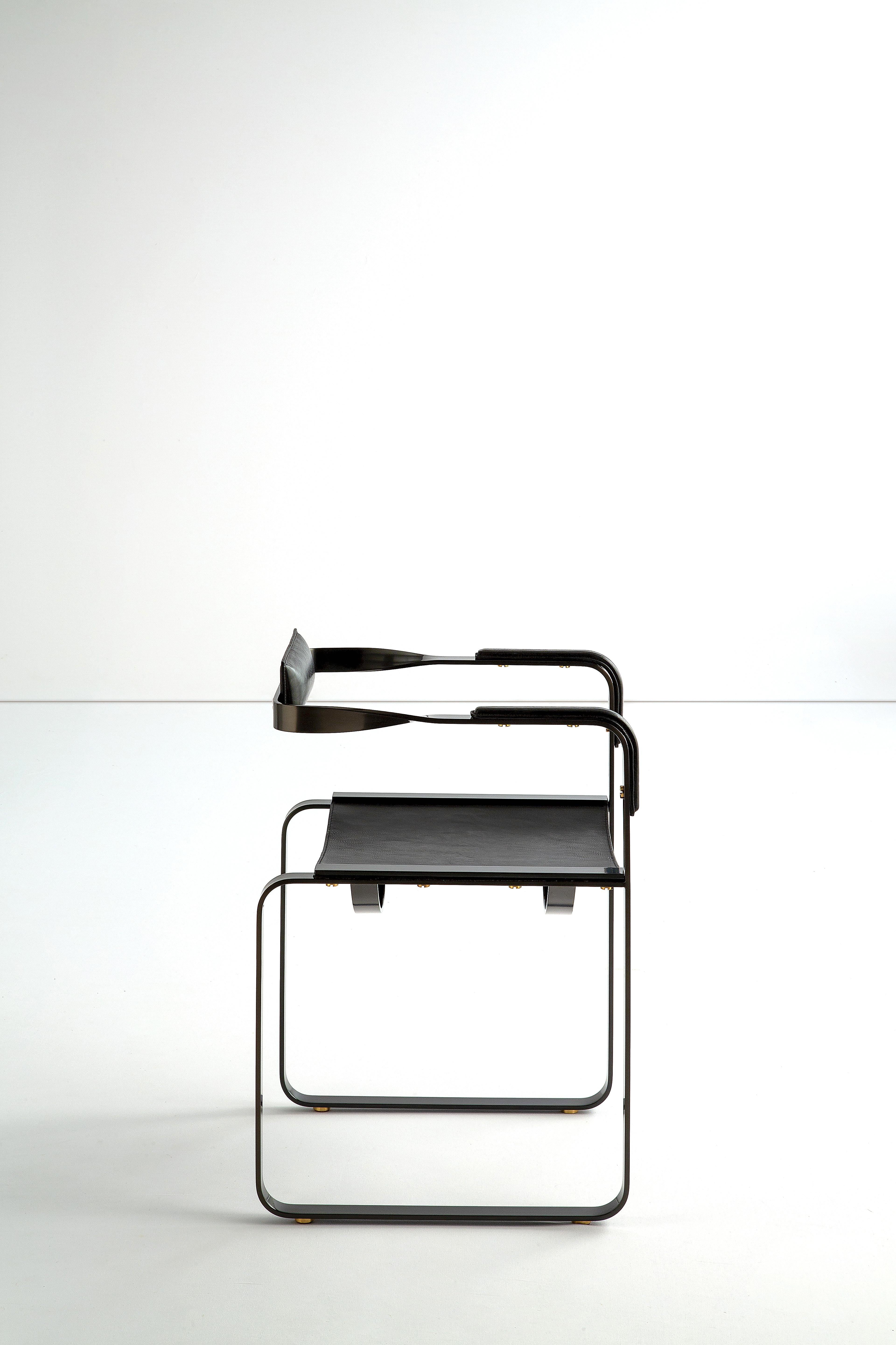 Minimalist Set of 2 Armchair Black Smoke Steel and Black Leather Contemporary Style For Sale