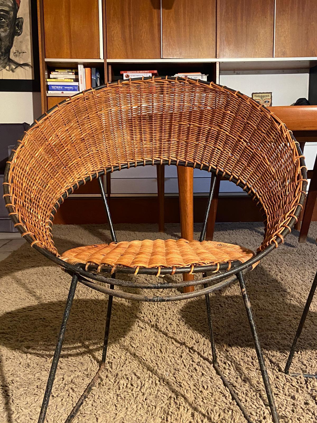Ensemble de 2 fauteuils et une table basse en osier Raoul Guys 1950 Laqué noir en vente 8