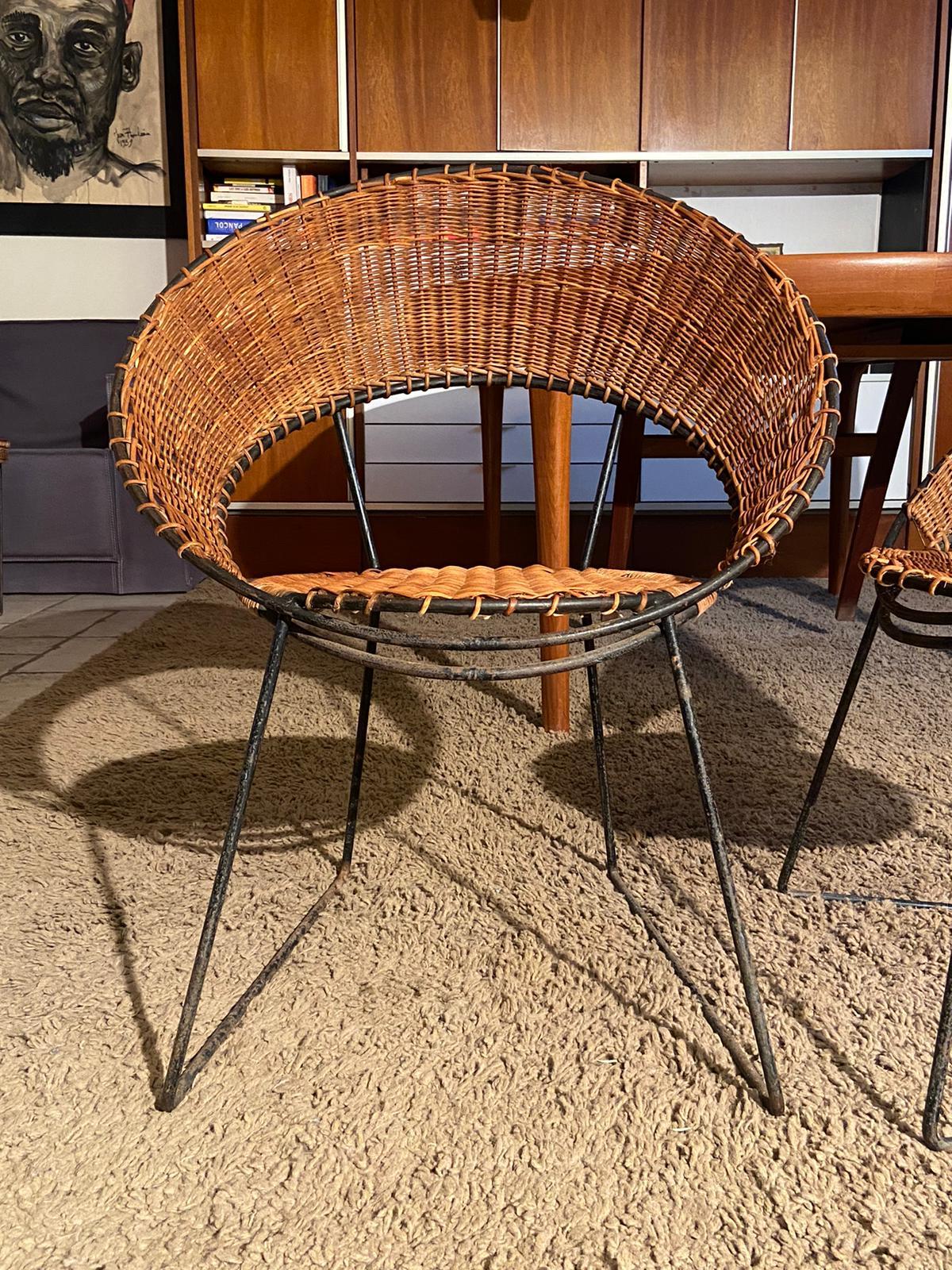 Ensemble de 2 fauteuils et une table basse en osier Raoul Guys 1950 Laqué noir en vente 9