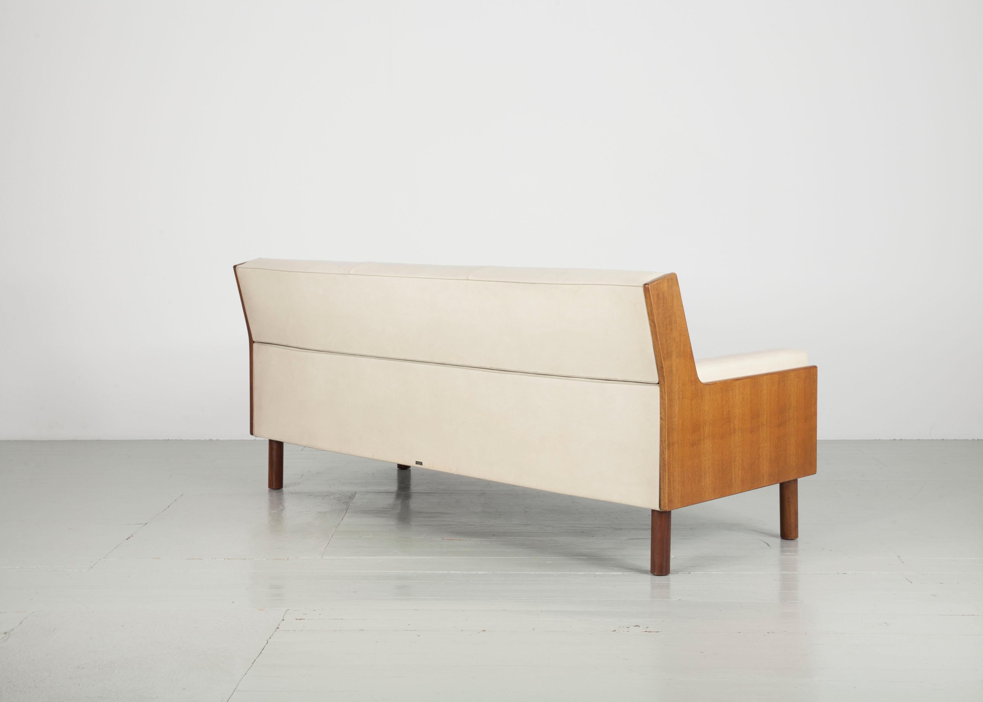 Set aus 2 Sesseln und Couch, hergestellt von Anonima Castelli Bologna, 1950er Jahre (Italienisch) im Angebot