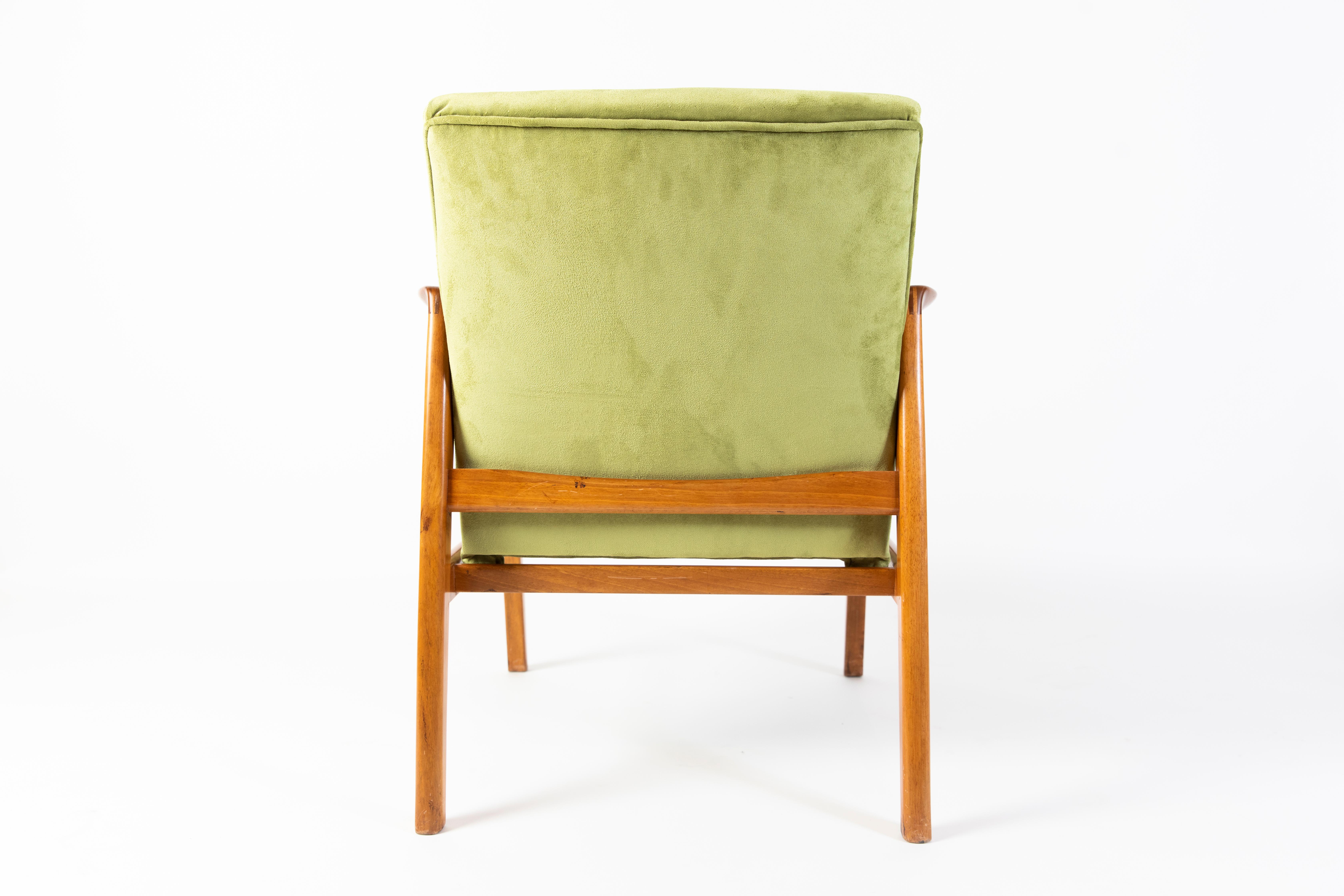 Mid-Century Modern Set of 2 Armchairs by Cassina Upholster in Green Velvet For Sale