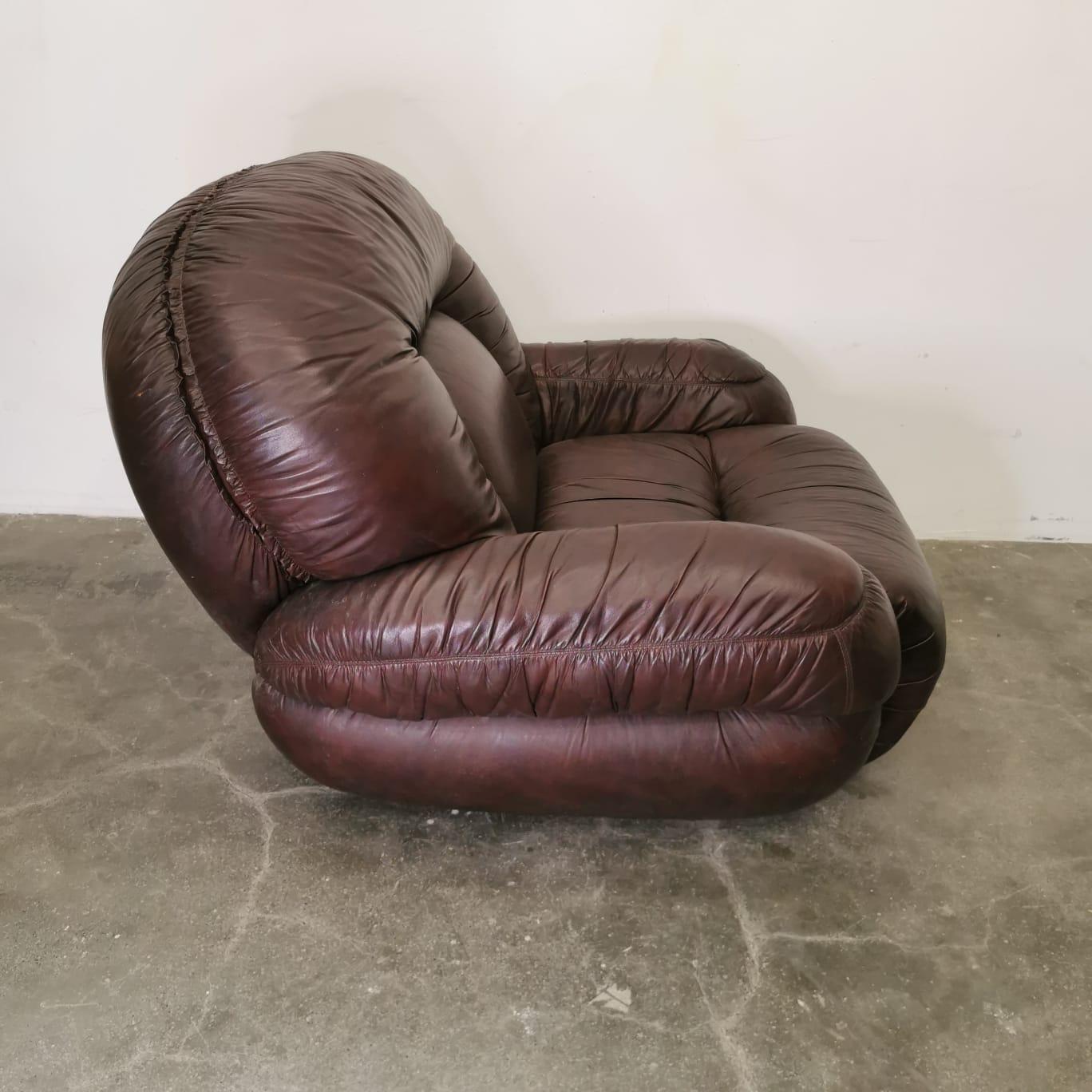 Set of 2 Armchairs by Mobilgirgi, Brown Leather In Good Condition For Sale In Milano, Lombardia