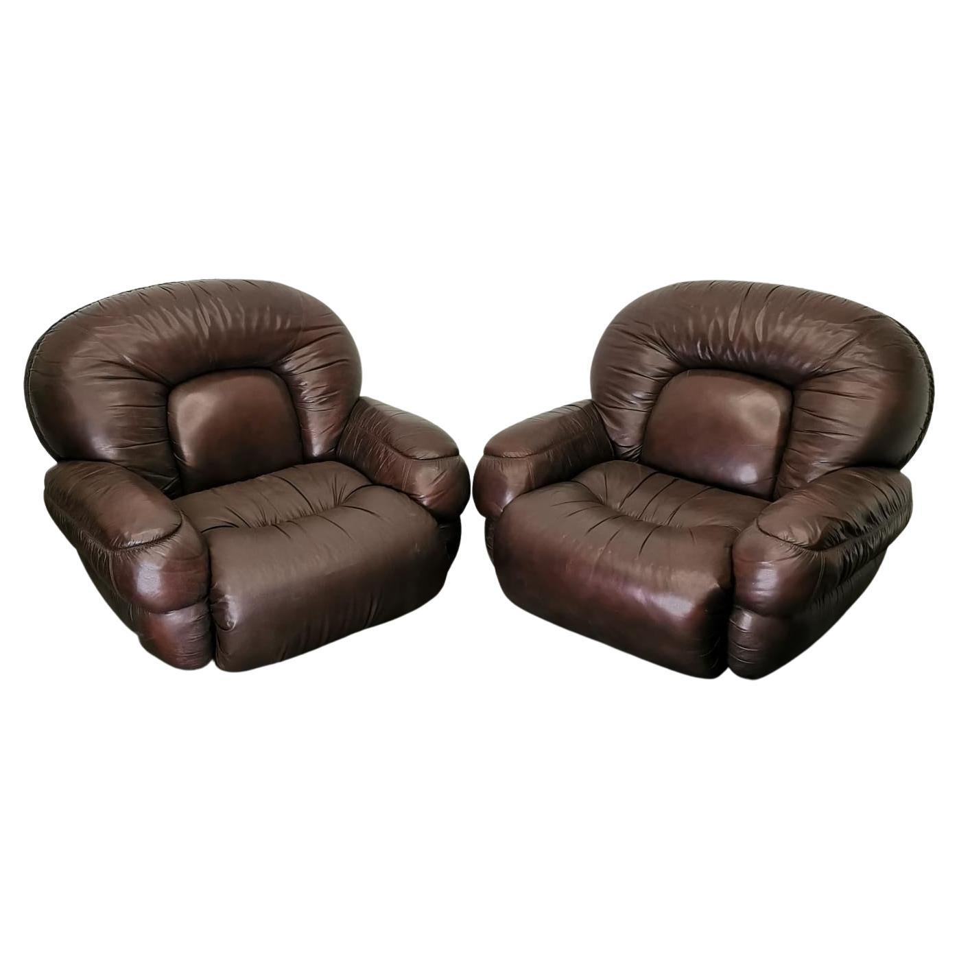 Set of 2 Armchairs by Mobilgirgi, Brown Leather For Sale