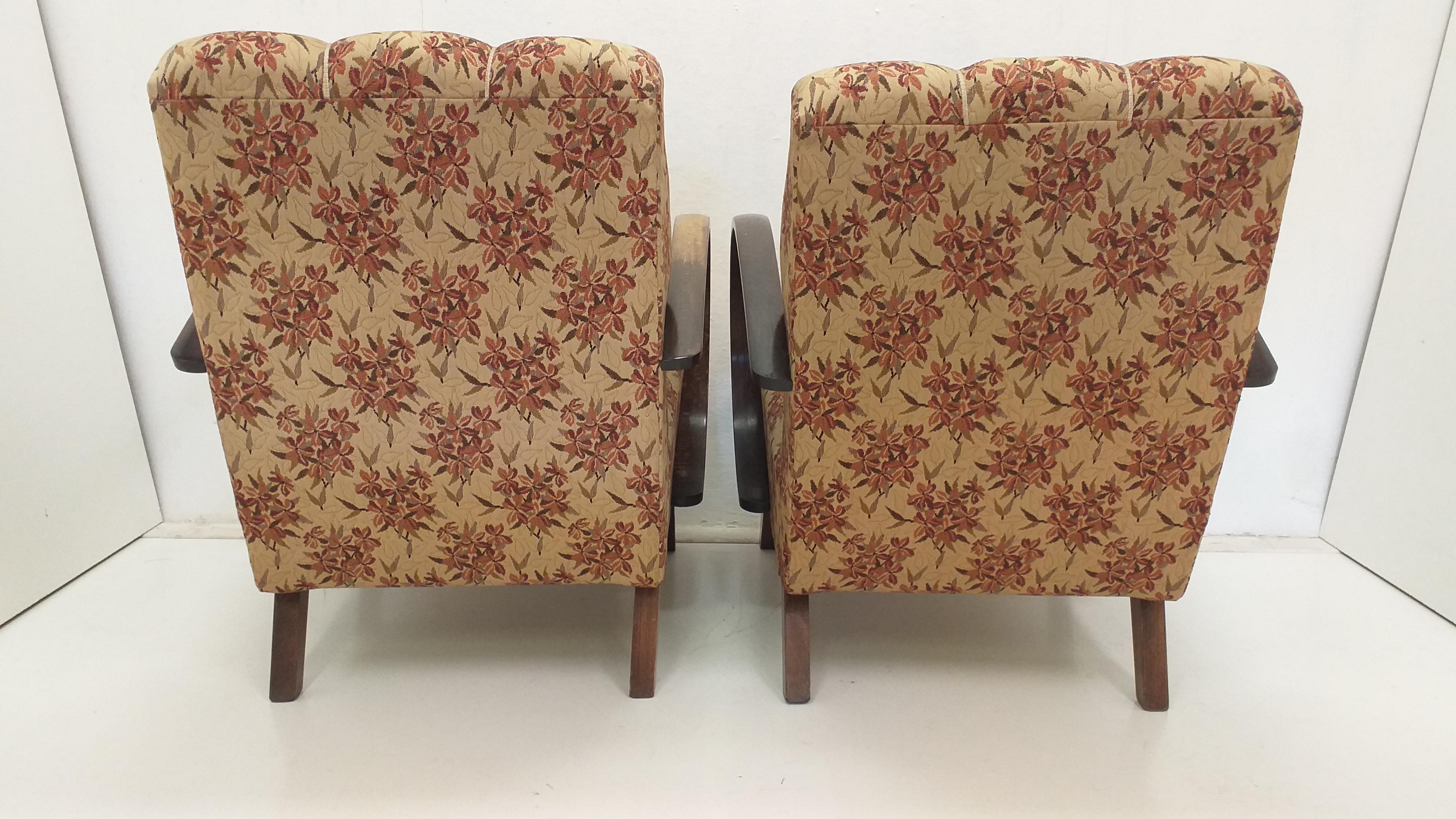 Set of 2 Armchairs H 410 Halabala and Coffee Table for UP Závody, Czechoslovakia For Sale 1