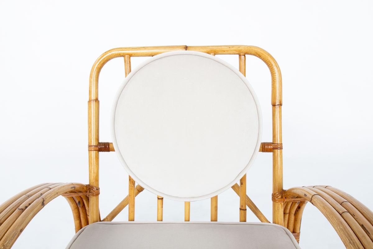 Velours Ensemble de 2 fauteuils en rotin et coussins en tissu de velours beige 1950 en vente