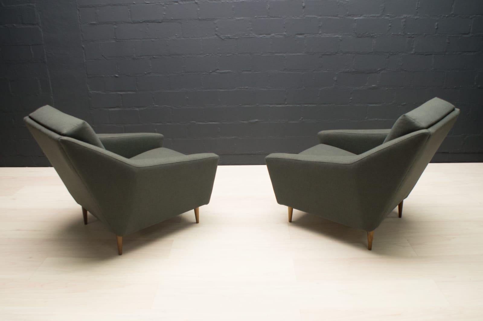 Mid-Century Modern Set of 2 Armchairs in Wood and Fabric by Eddie Harlis for Hans Kaufeld, 1960s For Sale