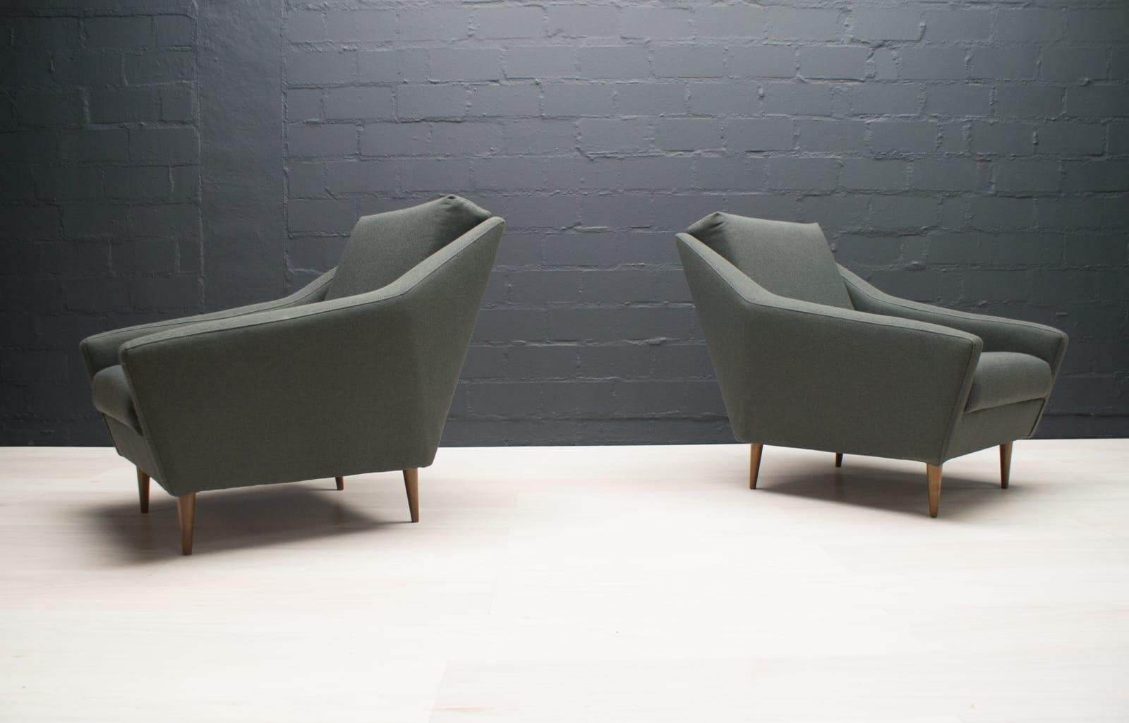 German Set of 2 Armchairs in Wood and Fabric by Eddie Harlis for Hans Kaufeld, 1960s For Sale