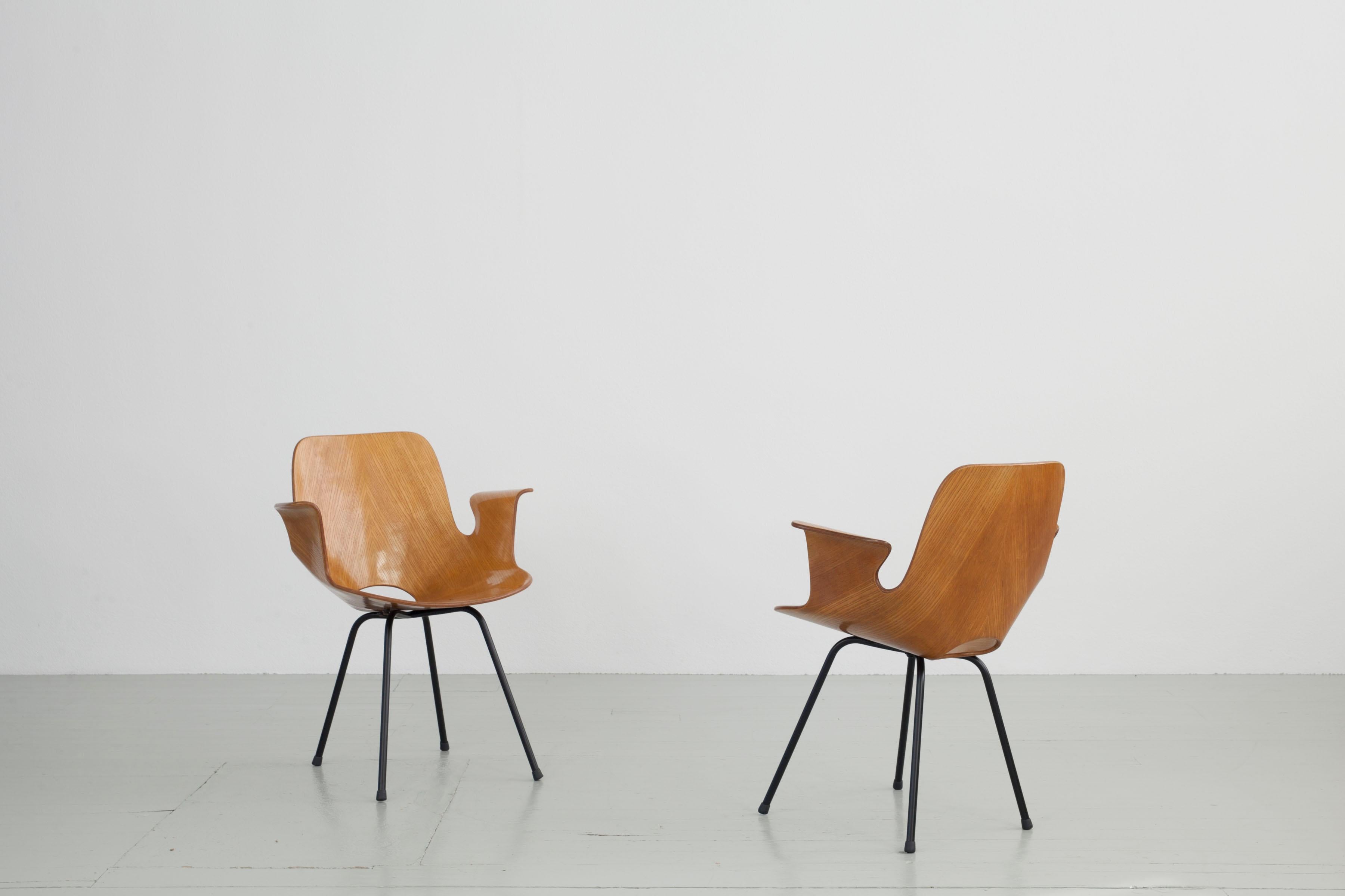  Set of 2 armchairs - Italy, 1954. 1