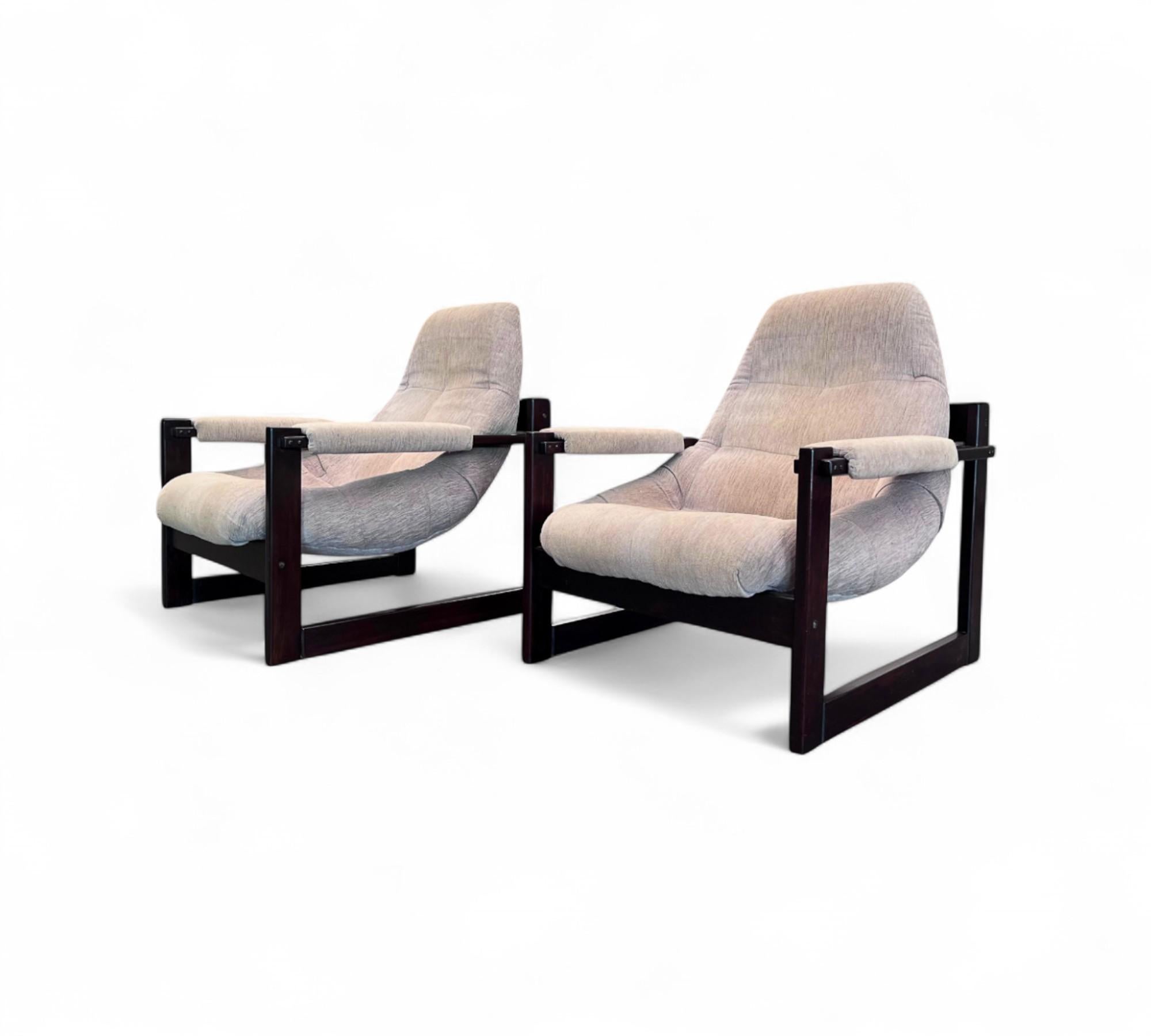 Set di 2 poltrone S-1 in legno duro e tessuto, Percival Lafer, 1976 - Lotto 763A in vendita 1