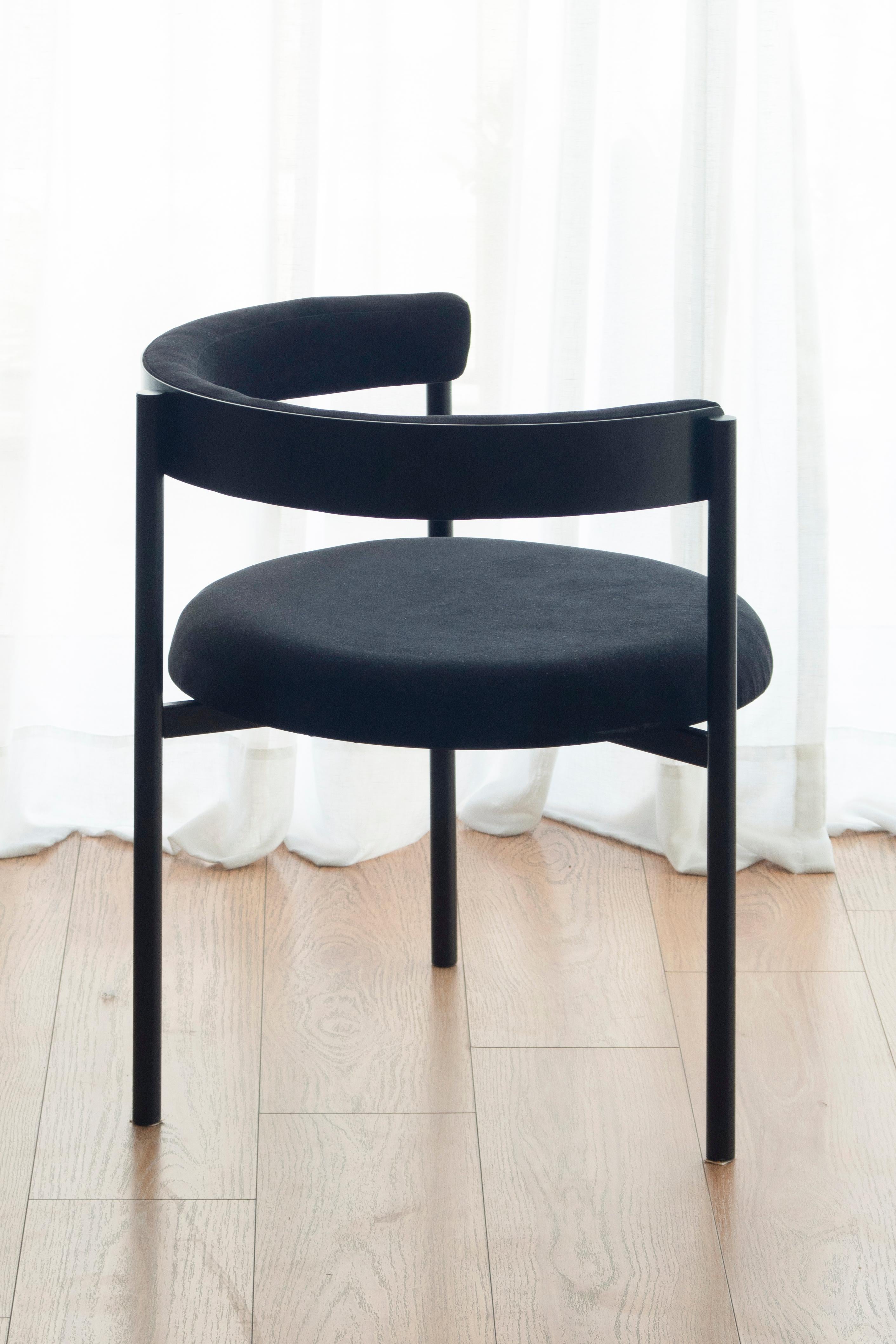 Argentine Set of 2 Aro Chairs, Black by Ries For Sale