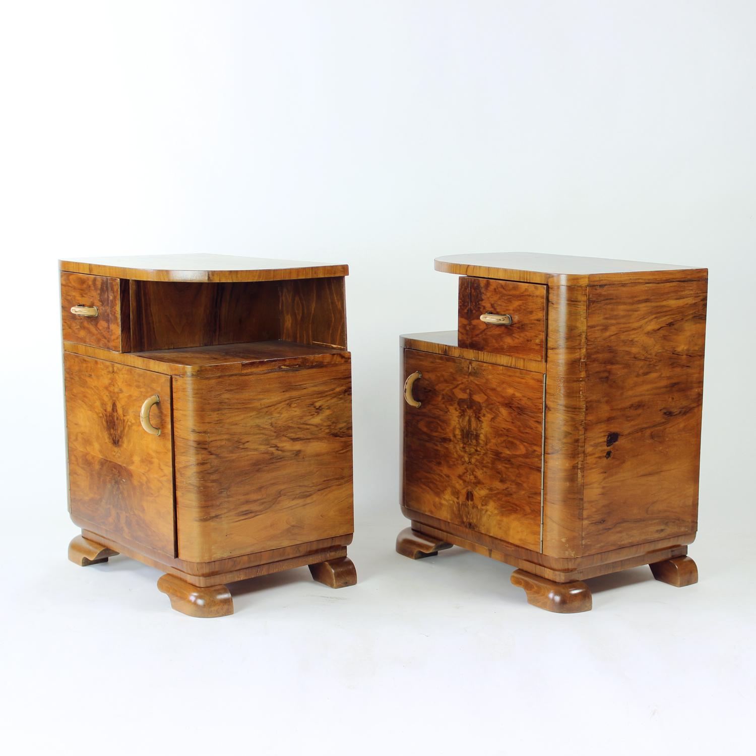 Set Of 2 Art Deco Bedside Tables In Walnut, Czechoslovakia 1930s 8