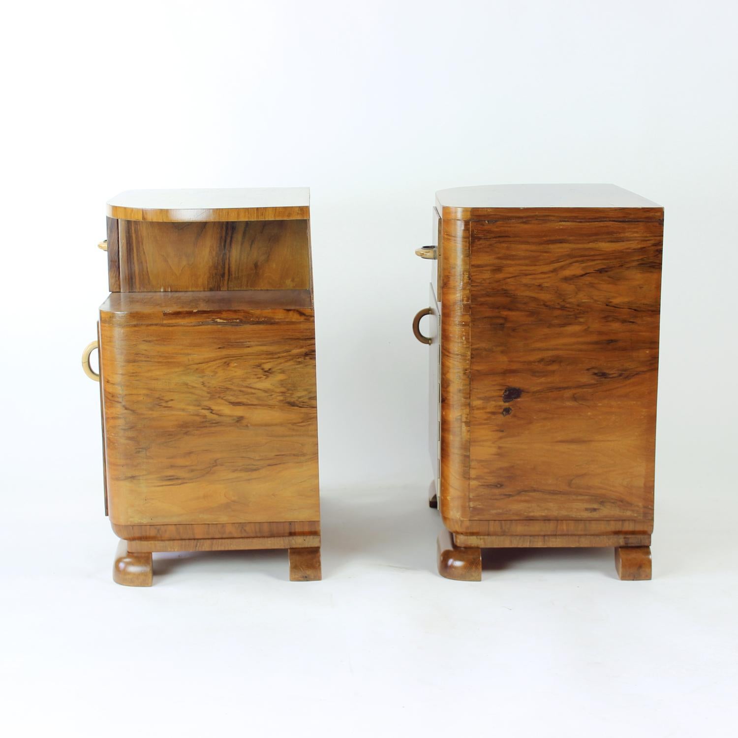 Set Of 2 Art Deco Bedside Tables In Walnut, Czechoslovakia 1930s 9