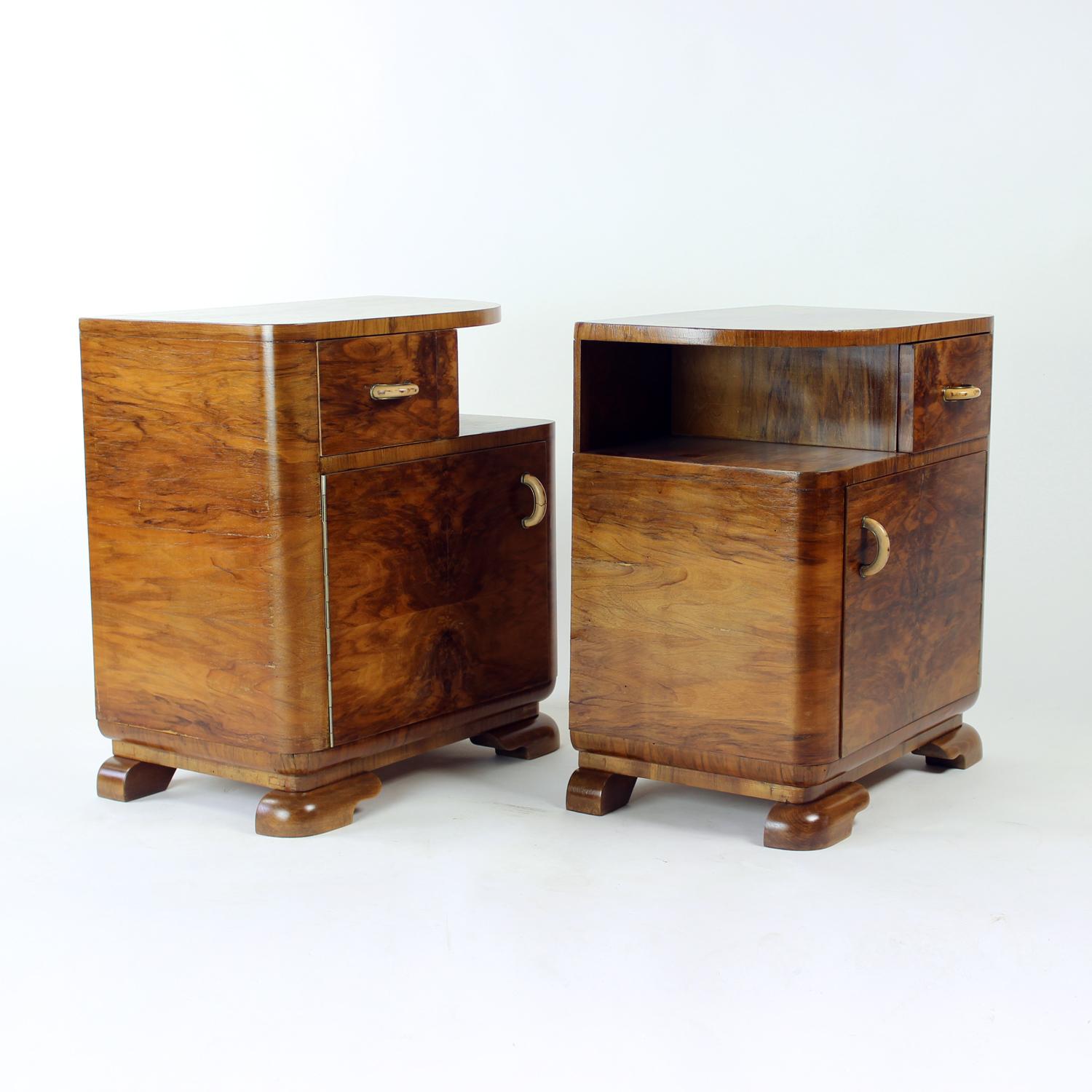 Set Of 2 Art Deco Bedside Tables In Walnut, Czechoslovakia 1930s 11