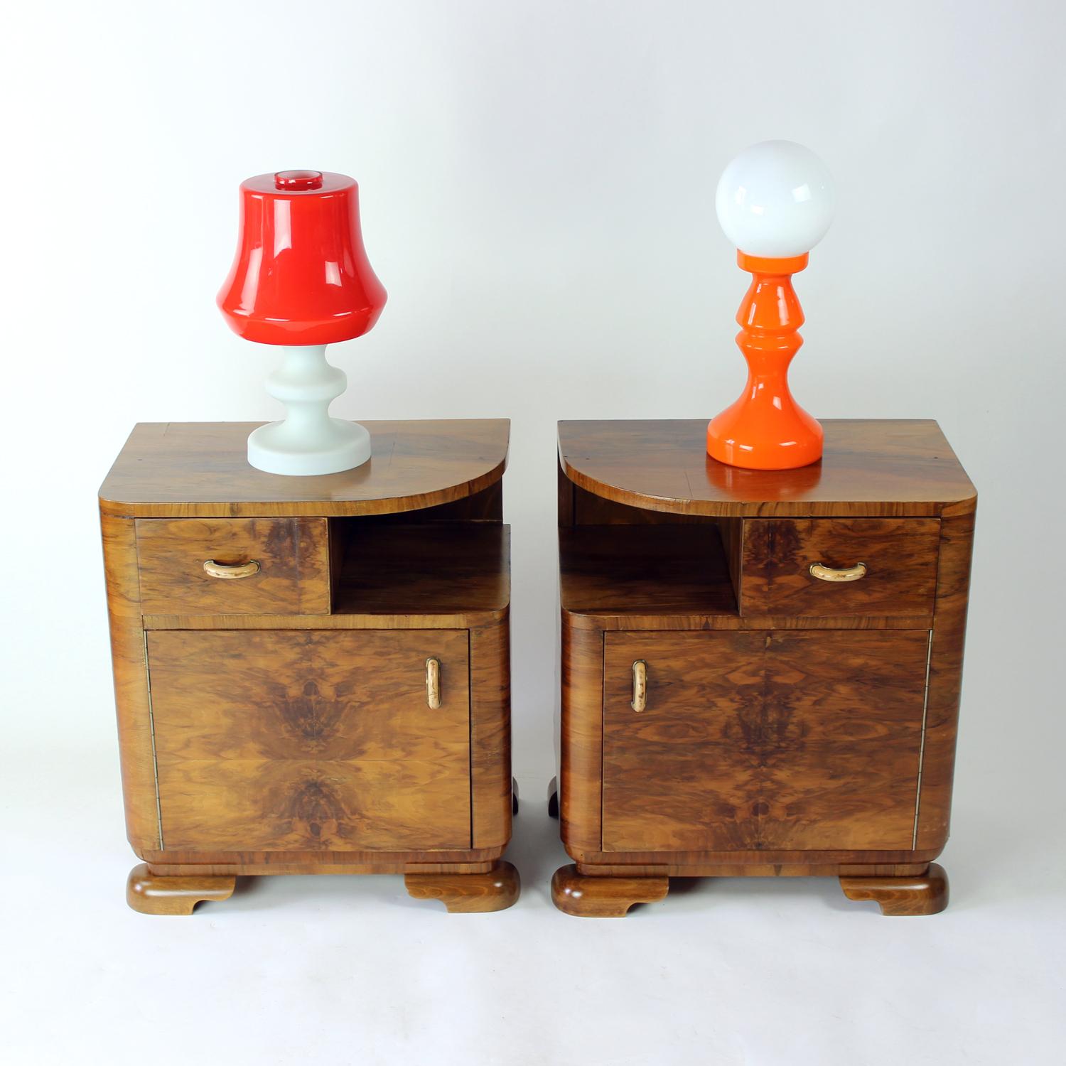 Set Of 2 Art Deco Bedside Tables In Walnut, Czechoslovakia 1930s 15