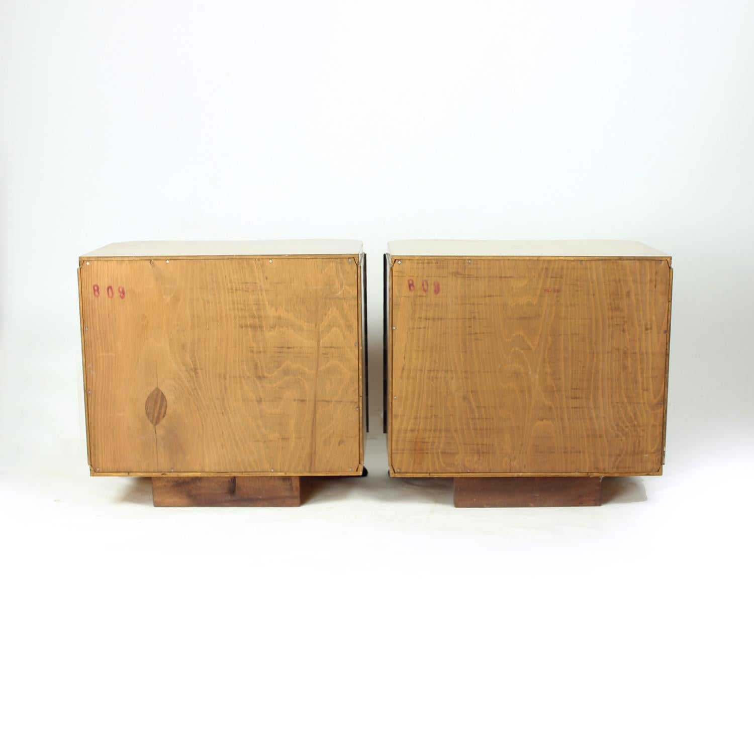 Set Of 2 Art Deco Bedside Tables In Walnut, Czechoslovakia 1940s 6