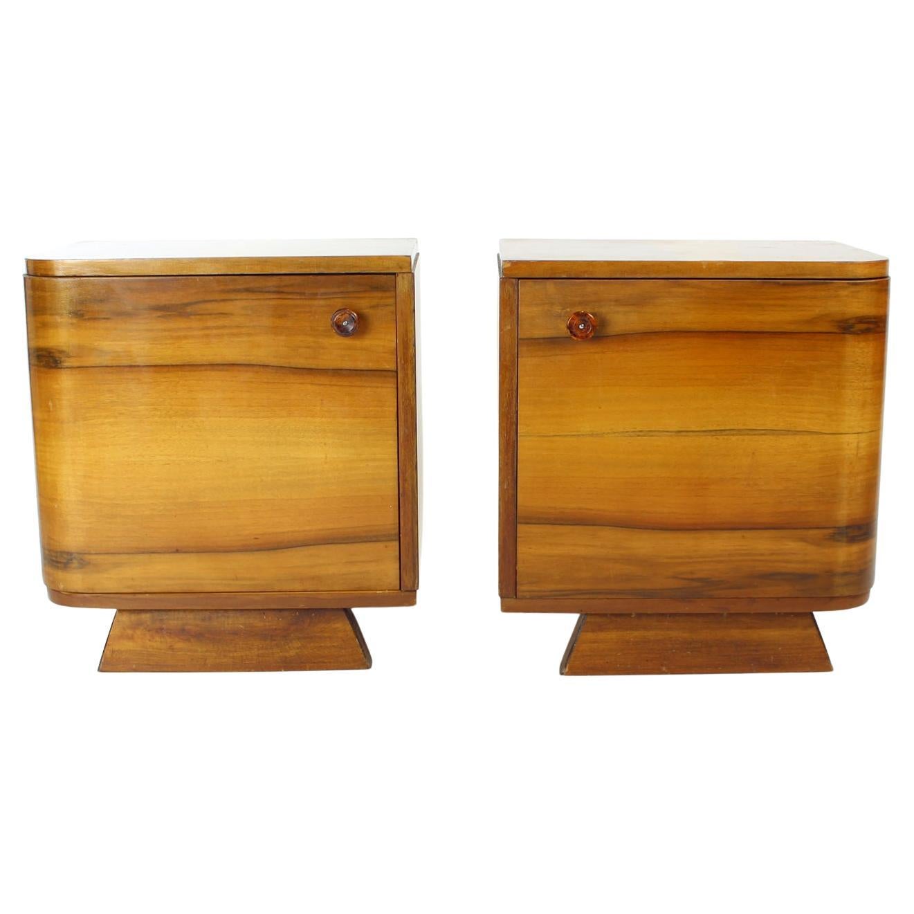 Set Of  2 Art Deco Bedside Tables In Walnut, Czechoslovakia 1940s