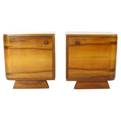 Ensemble de  2 tables de chevet Art Déco en noyer, Tchécoslovaquie années 1940