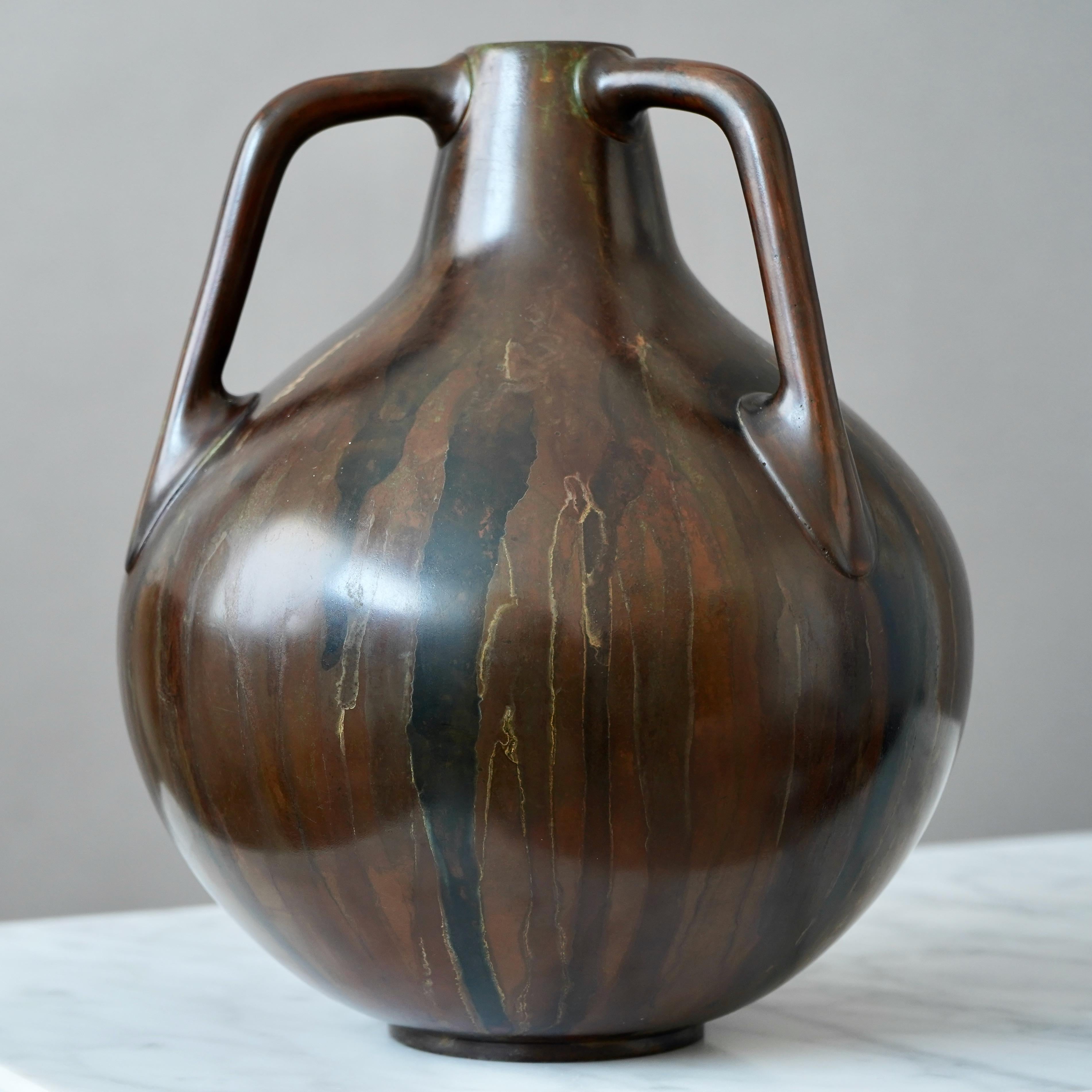Calco Set di 2 vasi in bronzo Art Deco. Svezia, anni '40 in vendita