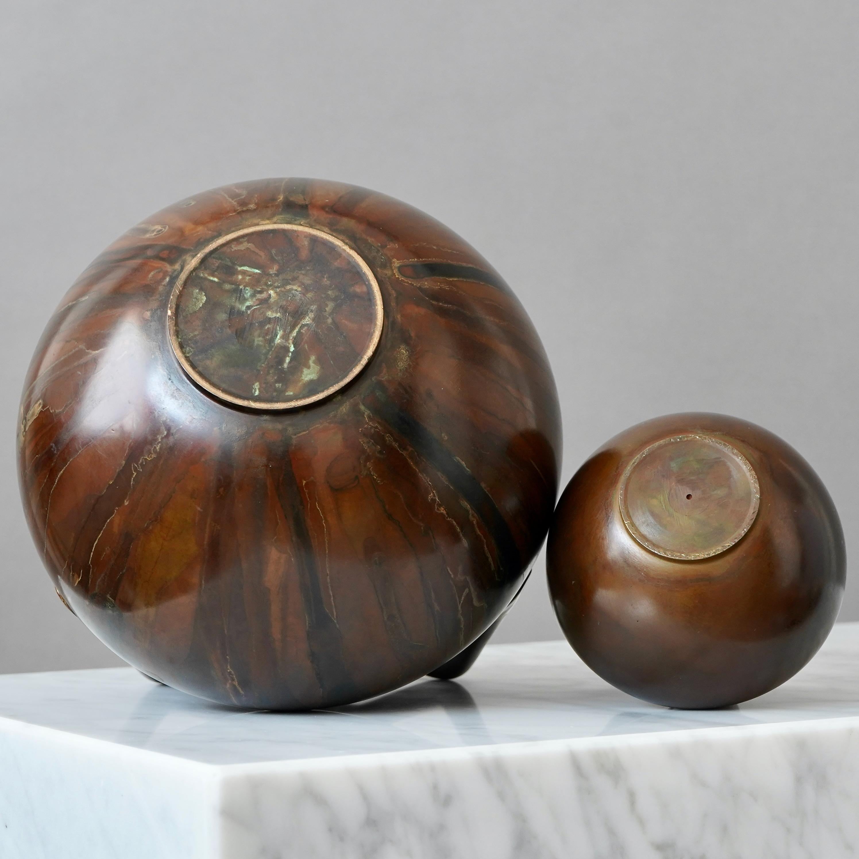 Set di 2 vasi in bronzo Art Deco. Svezia, anni '40 In condizioni buone in vendita a Malmö, SE