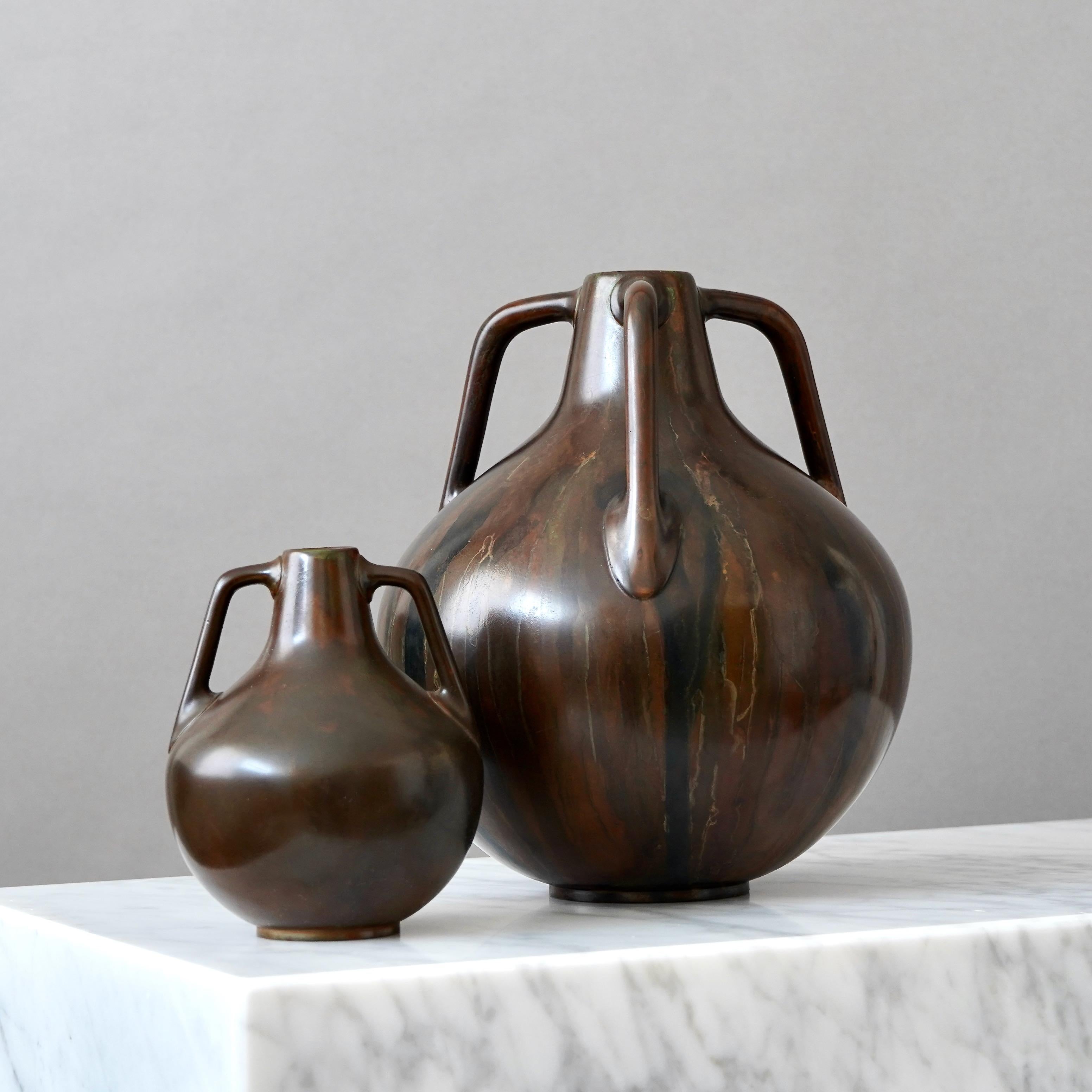 Bronzo Set di 2 vasi in bronzo Art Deco. Svezia, anni '40 in vendita