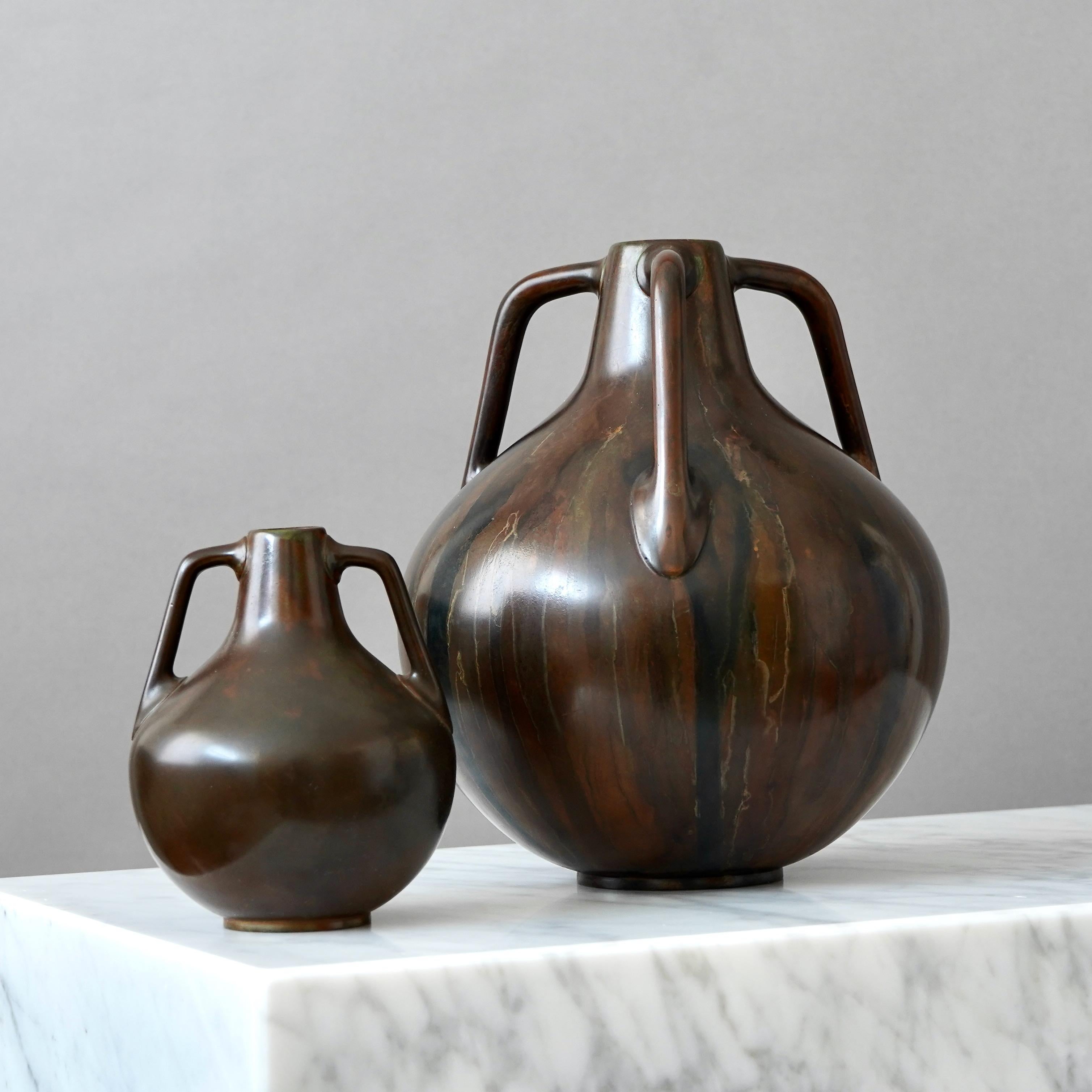 Set di 2 vasi in bronzo Art Deco. Svezia, anni '40 in vendita 1