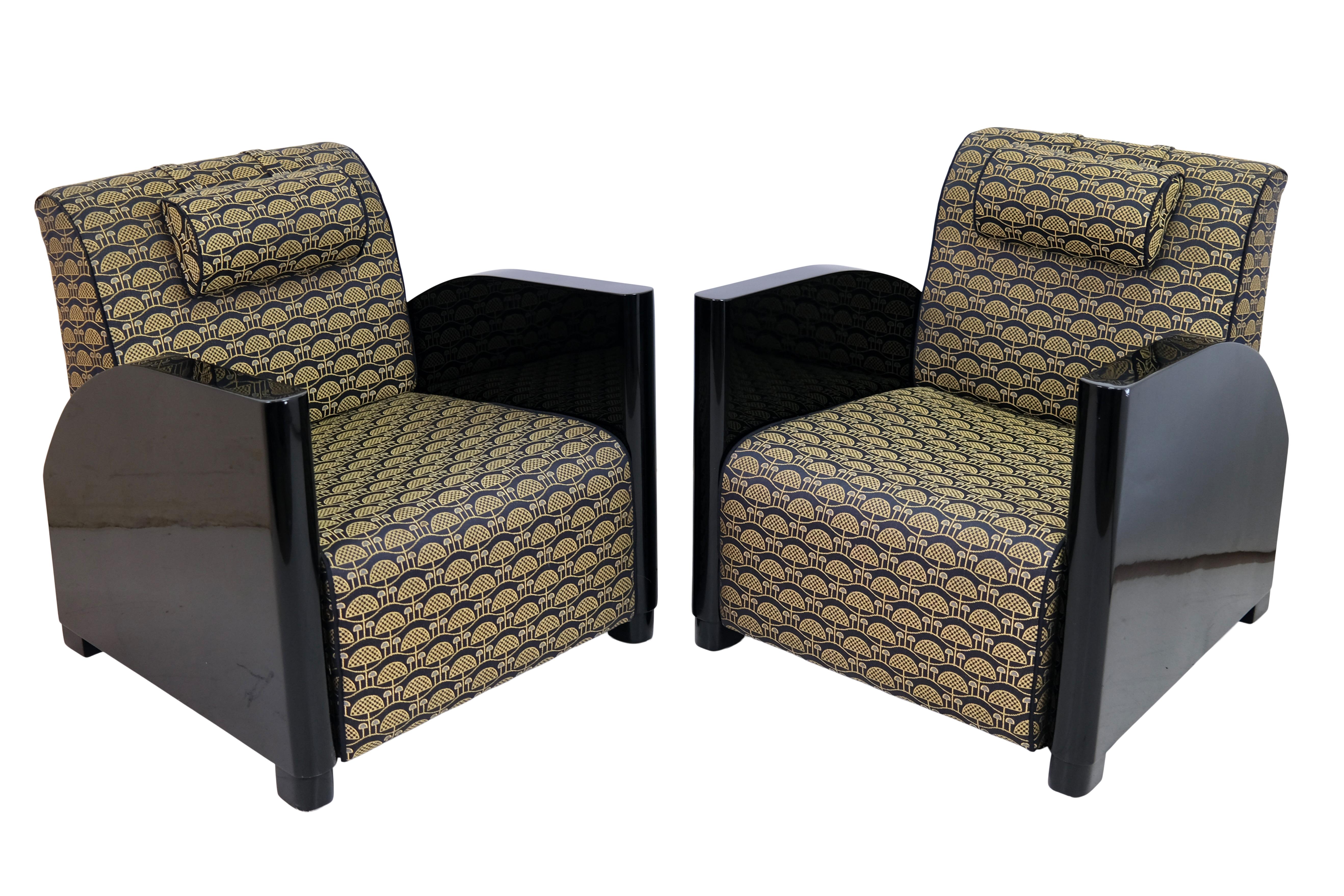Pair of armchairs
Piano lacquer, black high gloss
Golden upholstery

Original Art Deco, France 1930s

Dimensions:
Width: 77.5 cm
Height: 82 cm
Depth: 77,5 cm
Seat height: 40 cm