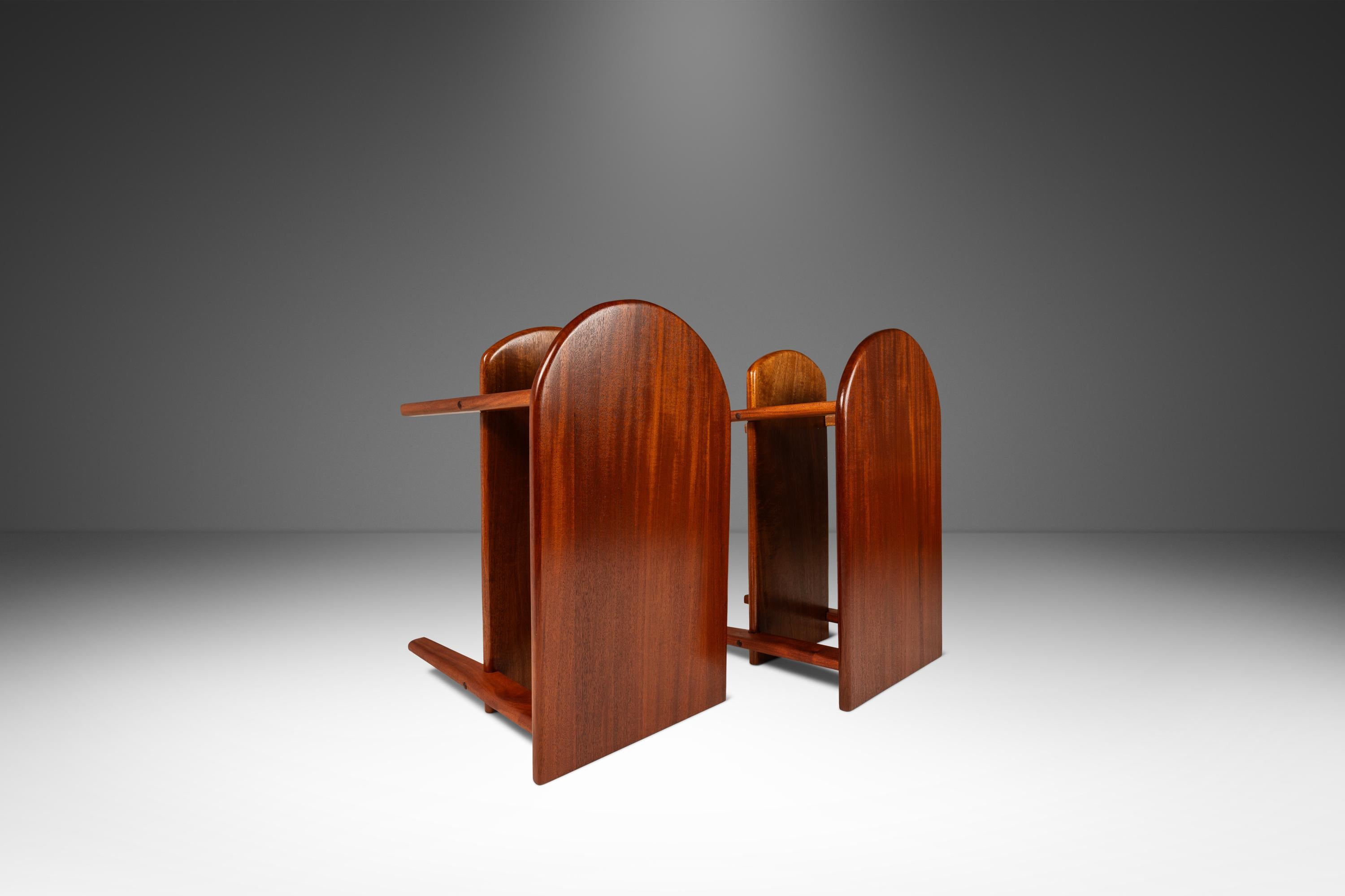 Satz von 2 Art-Déco-Beistelltischen aus massivem Mahagoni, maßgefertigt, USA, ca. 1940er Jahre im Angebot 2