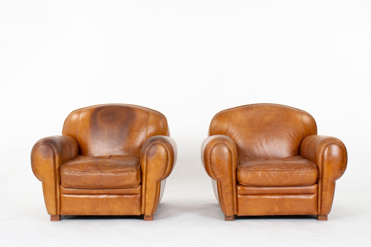 Set di 2 poltrone con design Art Déco
Struttura in legno rivestita in pelle marrone
patina unica del tempo
alcune tracce di tempo sulla pelle
la pelle è stata reidratata
