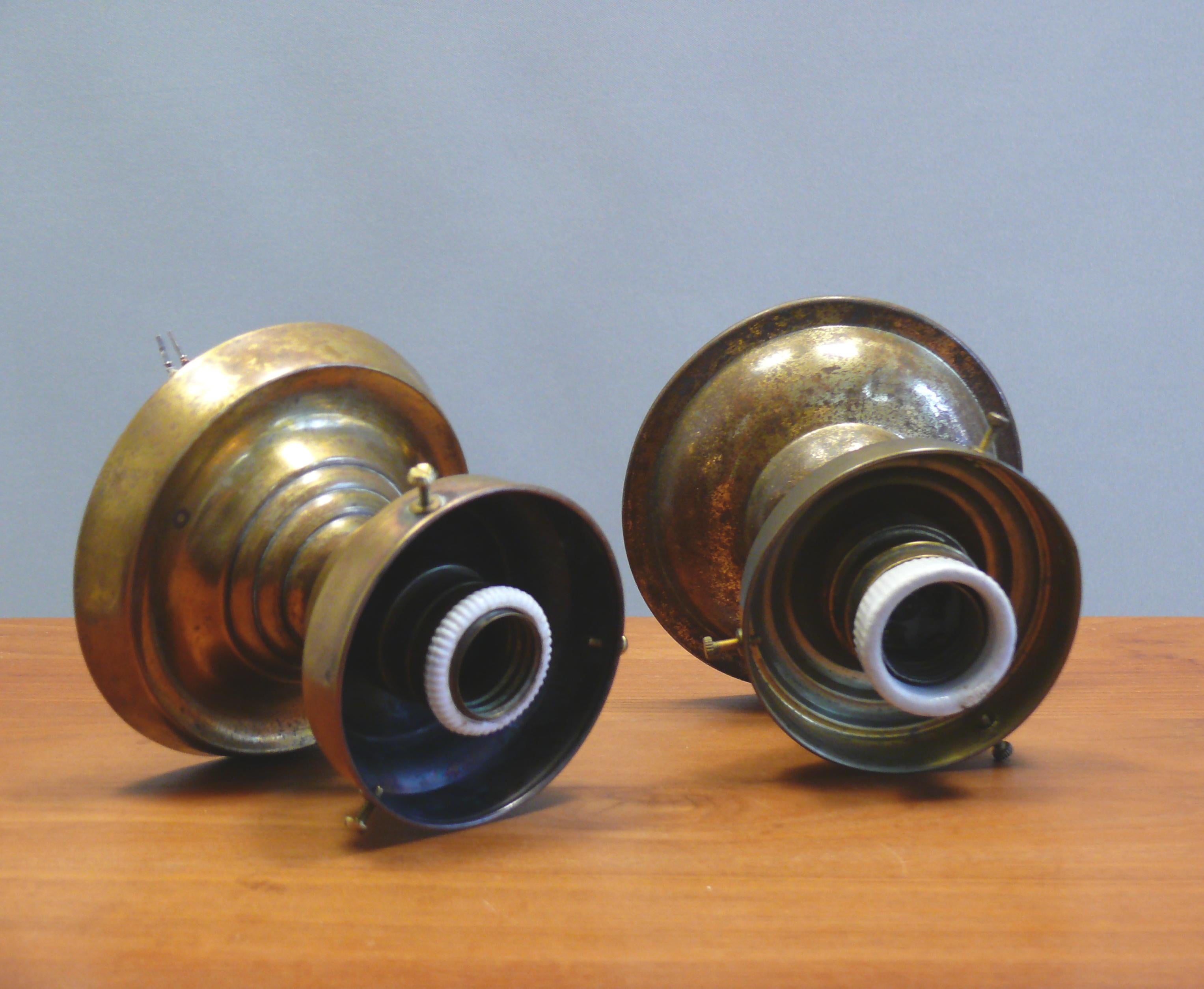 Set of 2 Art Déco Pendant Lights With Marbled Glass, 1930s en vente 1