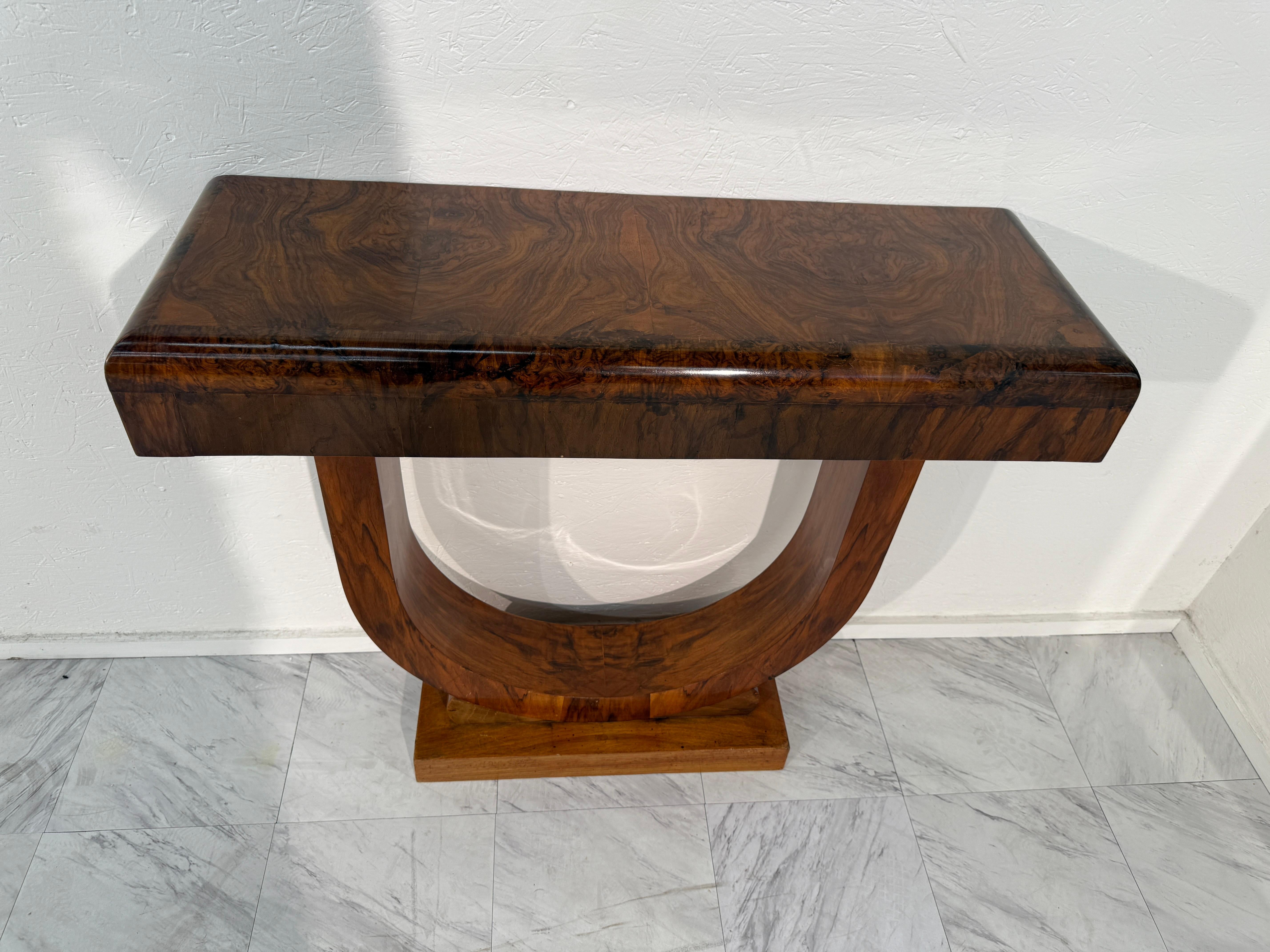 Moderne Ensemble de 2 tables consoles de style Art déco en bois de ronce assorti au livre en vente