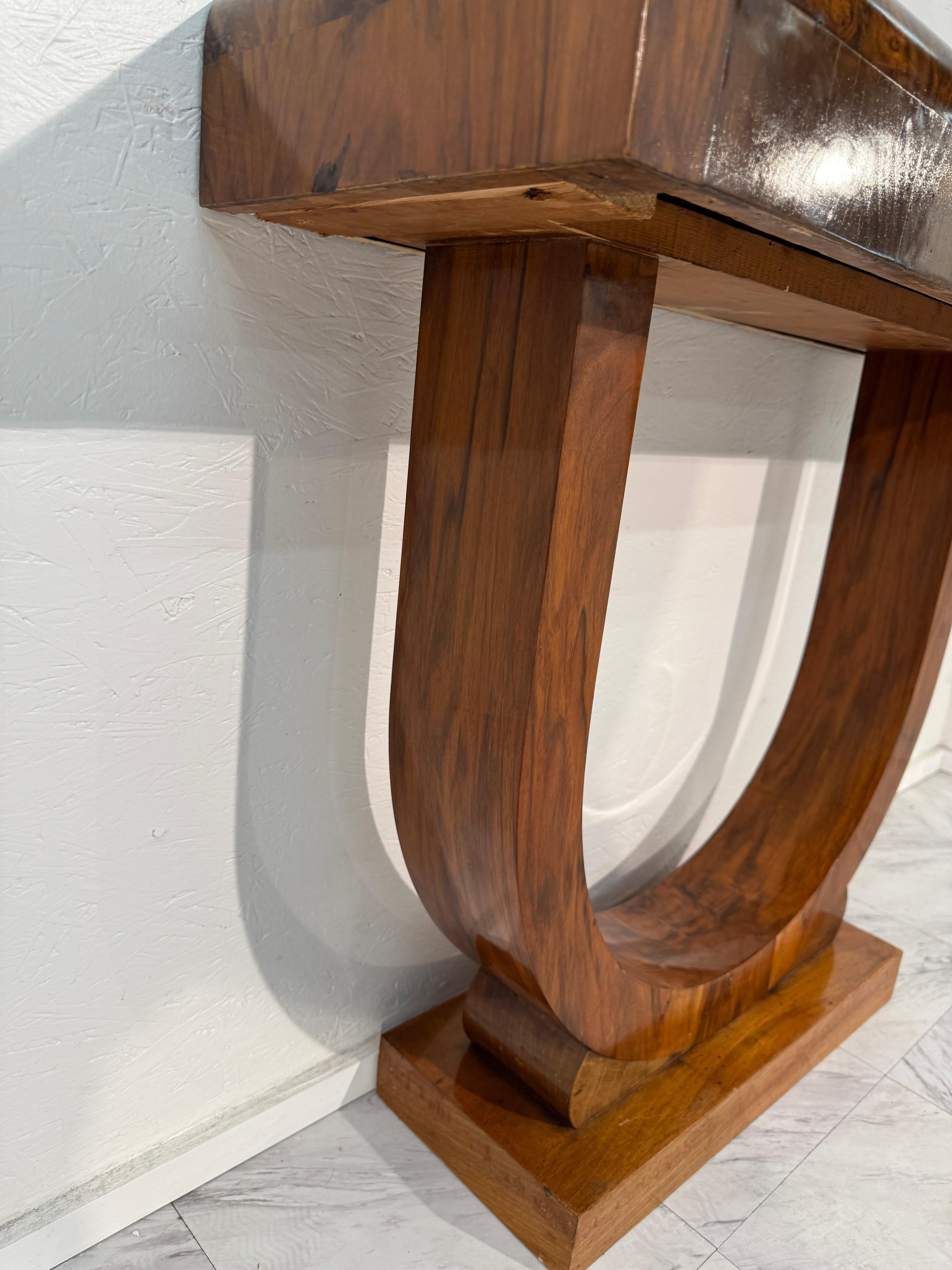 Ensemble de 2 tables consoles de style Art déco en bois de ronce assorti au livre Bon état - En vente à Los Angeles, CA
