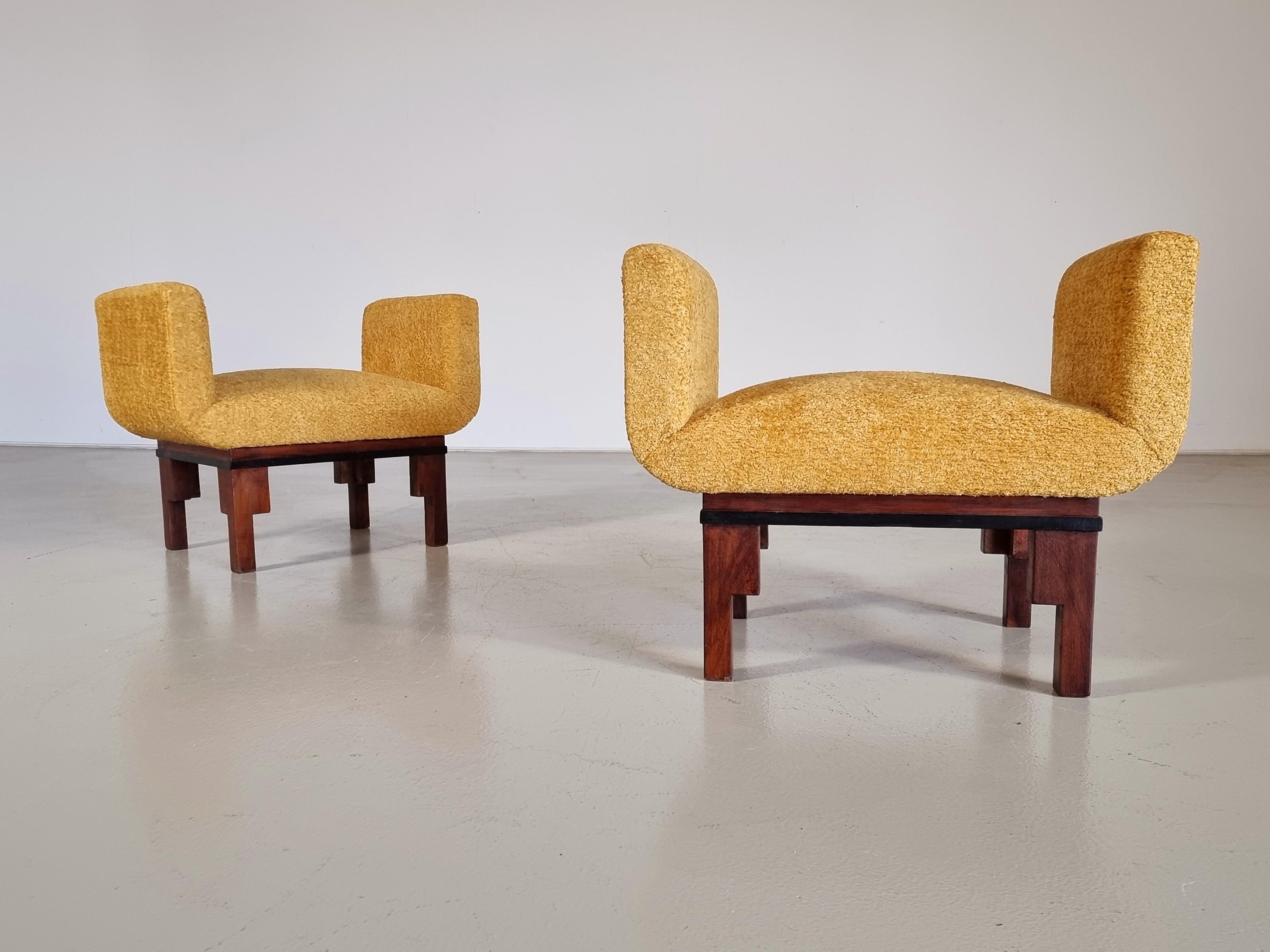 Set of 2 Art Deco Style Walnut Benches/Footstools, Italy, 1950s In Good Condition For Sale In amstelveen, NL