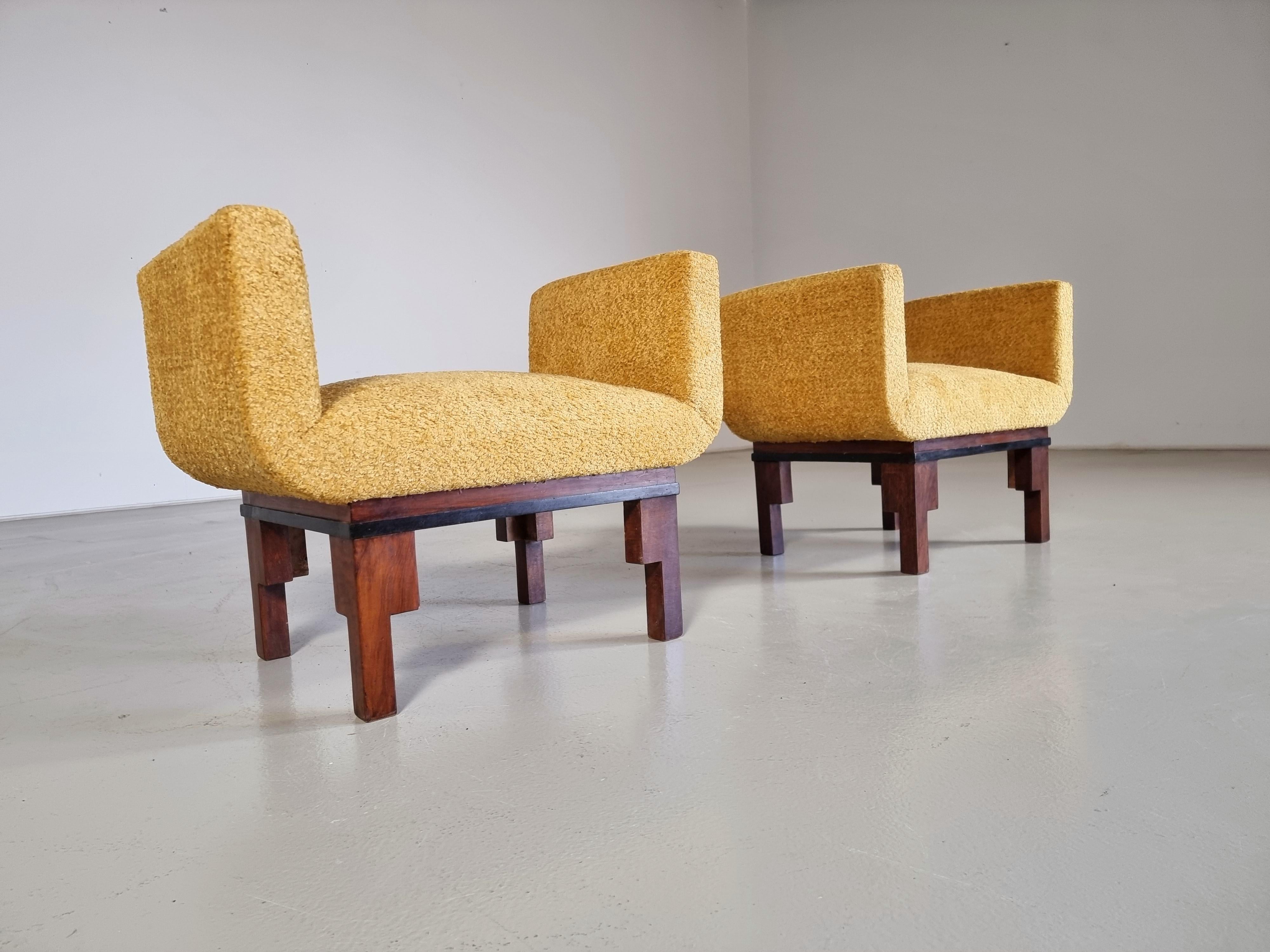 Mid-20th Century Set of 2 Art Deco Style Walnut Benches/Footstools, Italy, 1950s For Sale