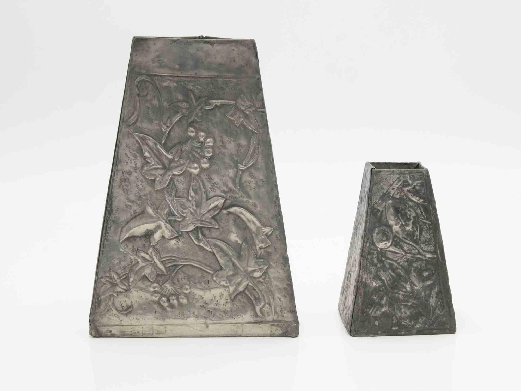Set di 2 vasi in peltro Art Nouveau, Italia, inizio XX secolo In condizioni buone in vendita a Roma, IT