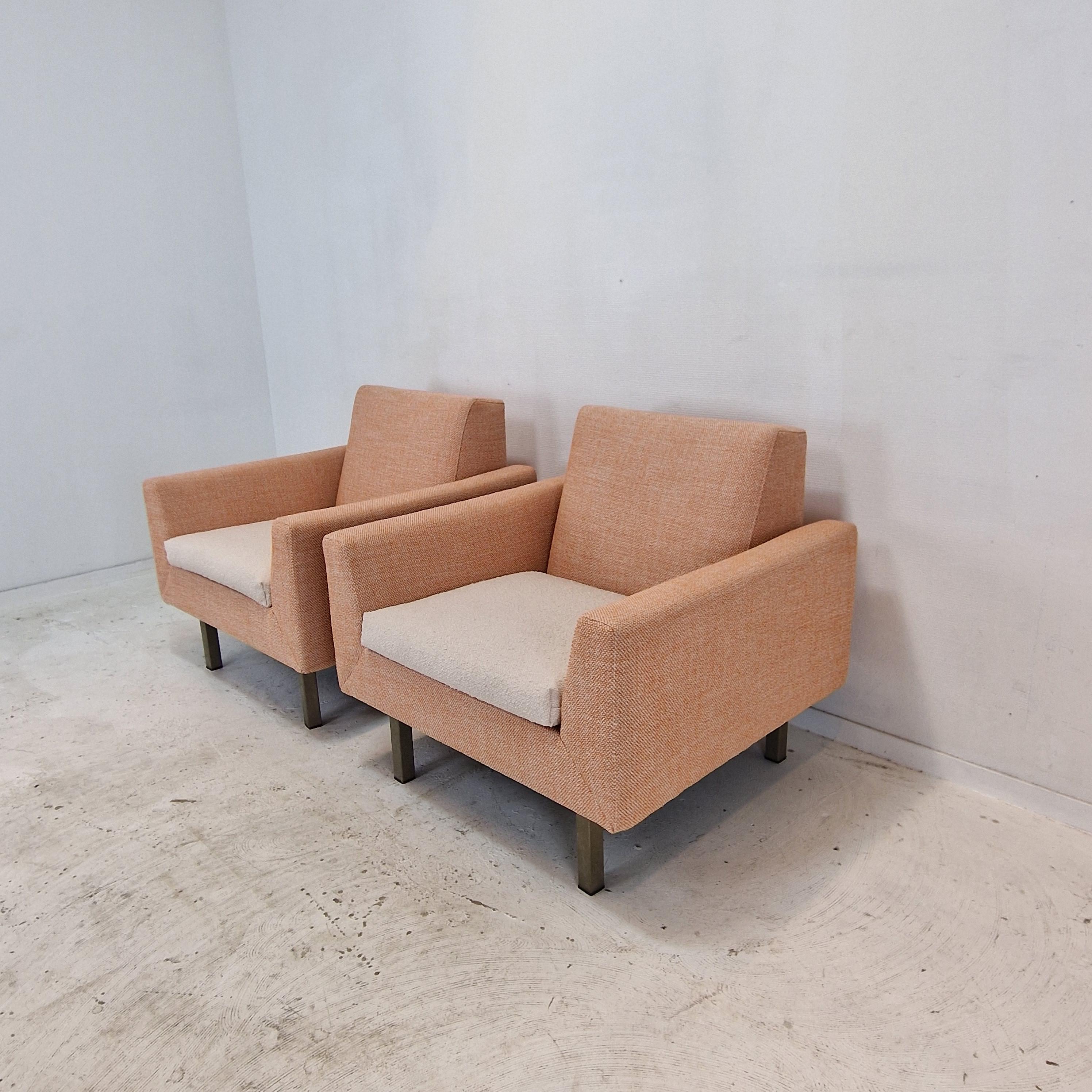 Mid-Century Modern Ensemble de 2 chaises Artifort 410 par Theo Ruth, années 1950 en vente