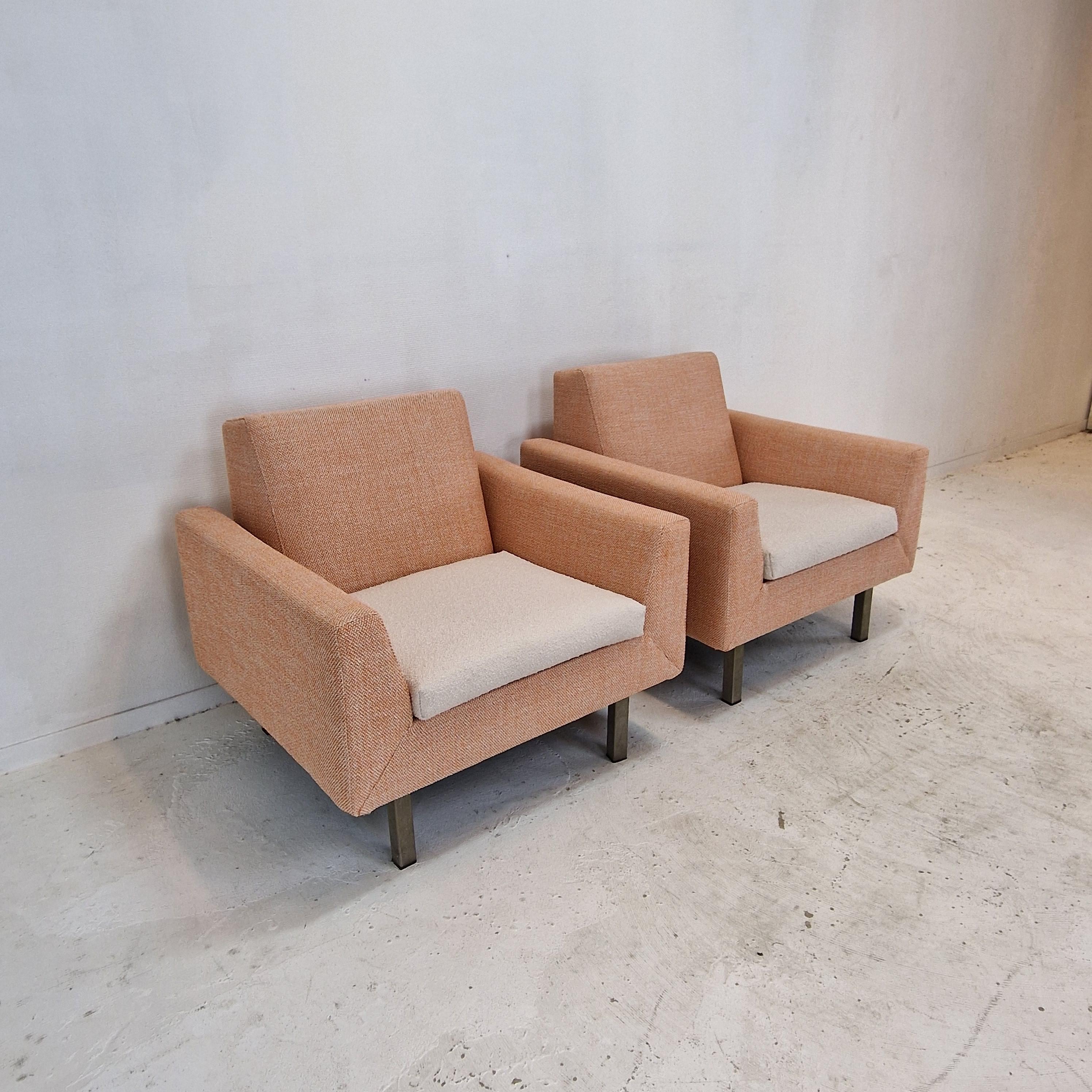 Néerlandais Ensemble de 2 chaises Artifort 410 par Theo Ruth, années 1950 en vente