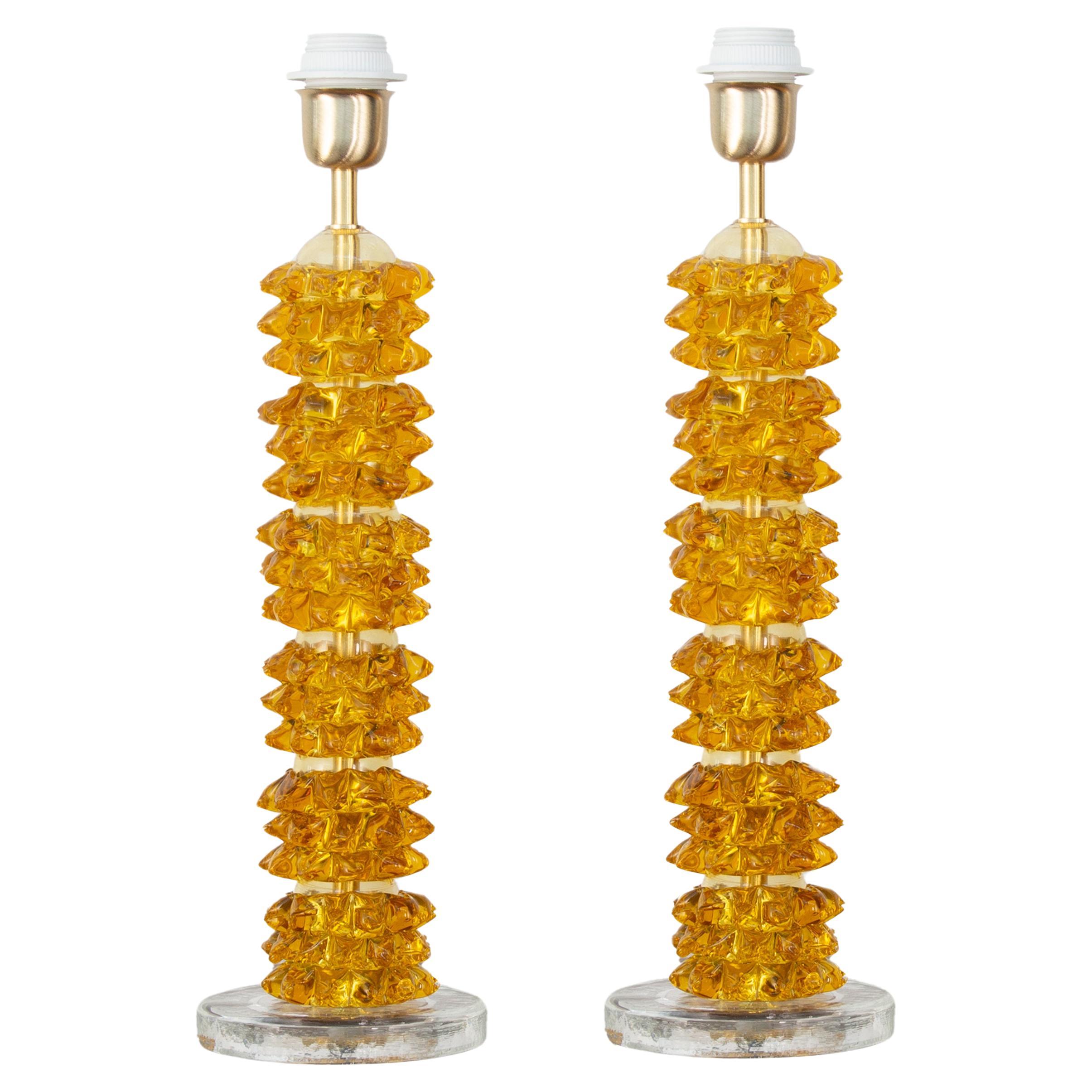 Ensemble de 2 lampes de table Rostri artistiques, 6 verres Rostri ambré de Murano par Multiforme