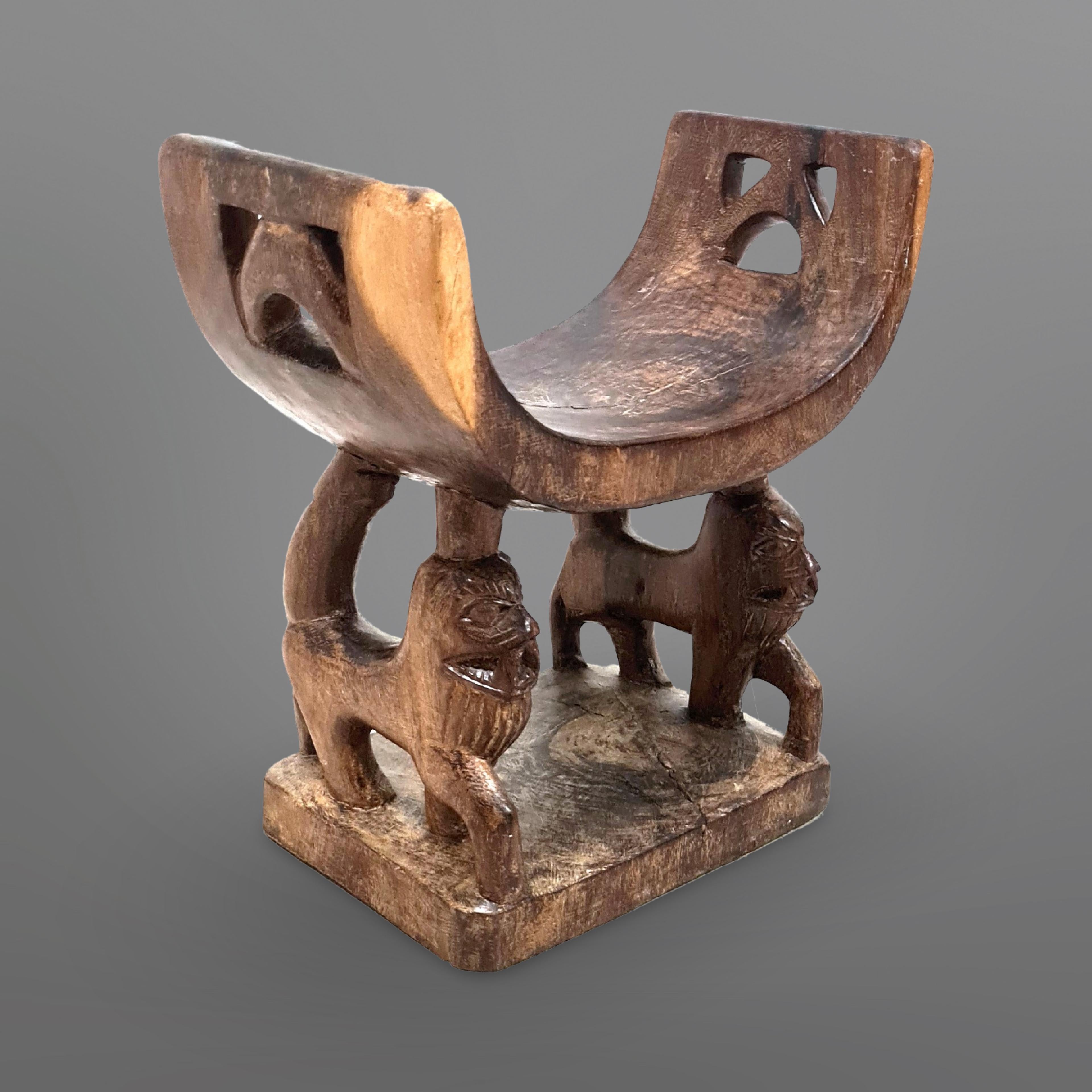 Set of 2 Asante tribal stools, Ghana 1950s 4