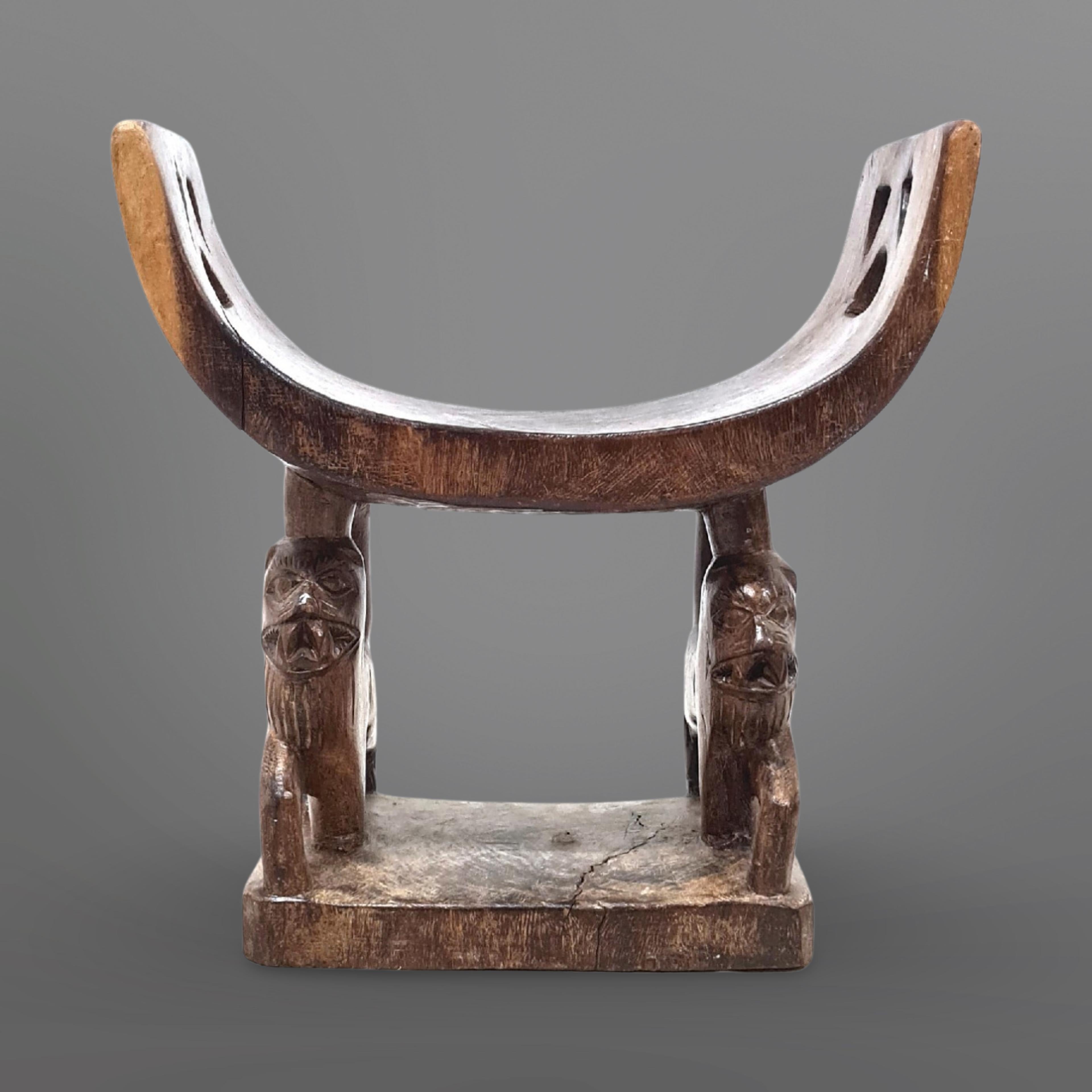 Set of 2 Asante tribal stools, Ghana 1950s 5