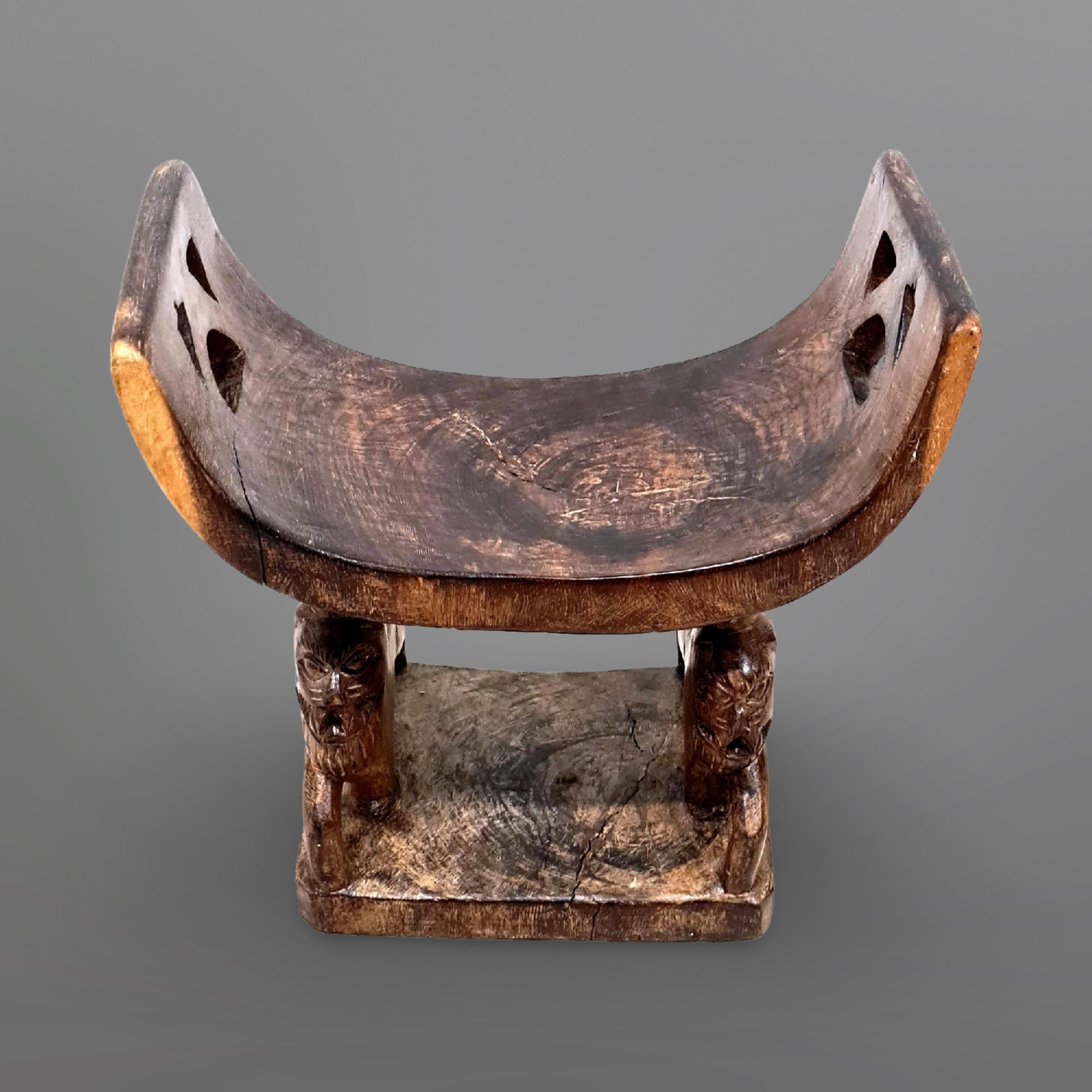 Set of 2 Asante tribal stools, Ghana 1950s 6