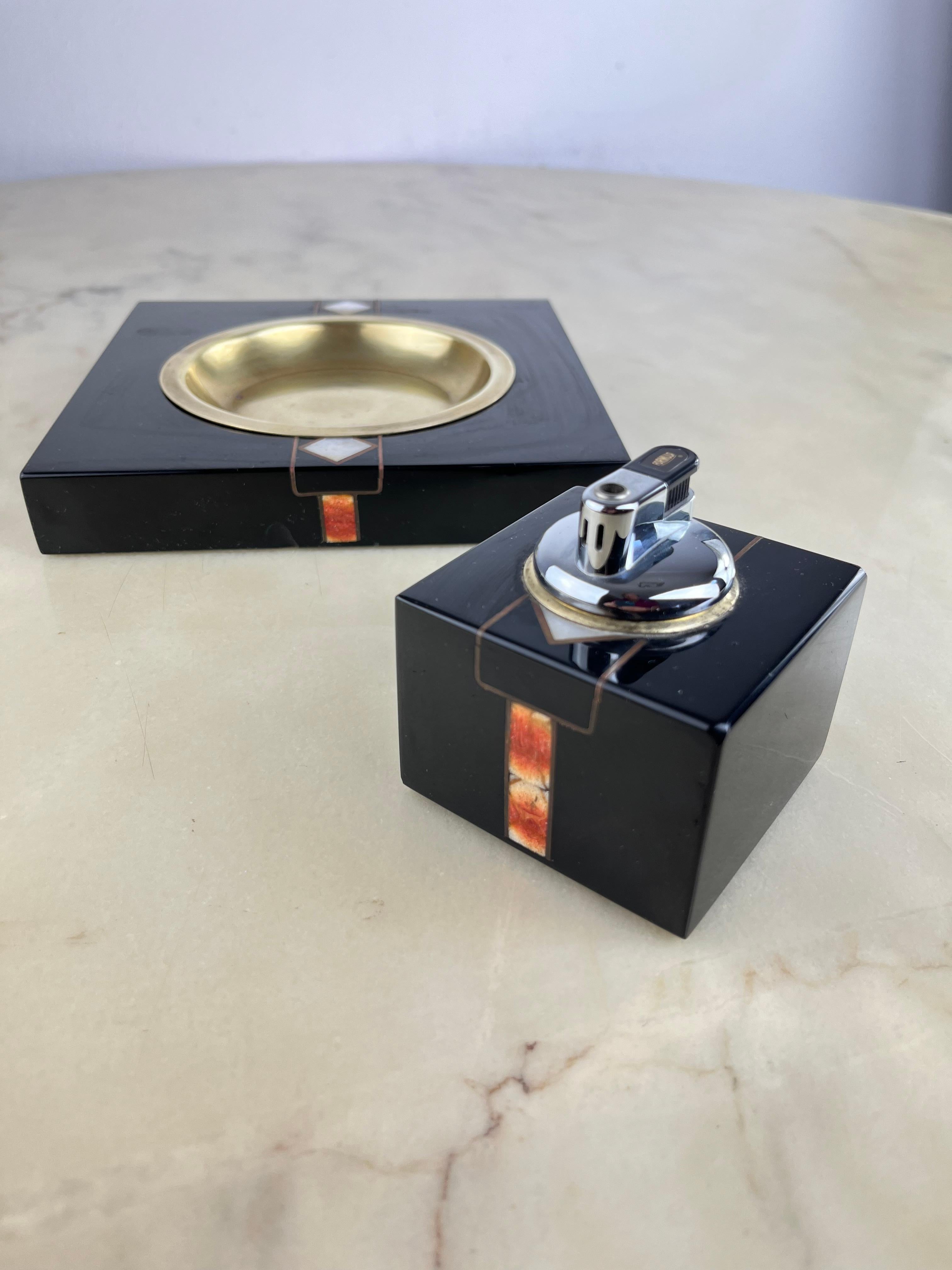 Set of 2 Ashtrays And Table  Lighter Vintage Italian Design 1970s For Sale 2