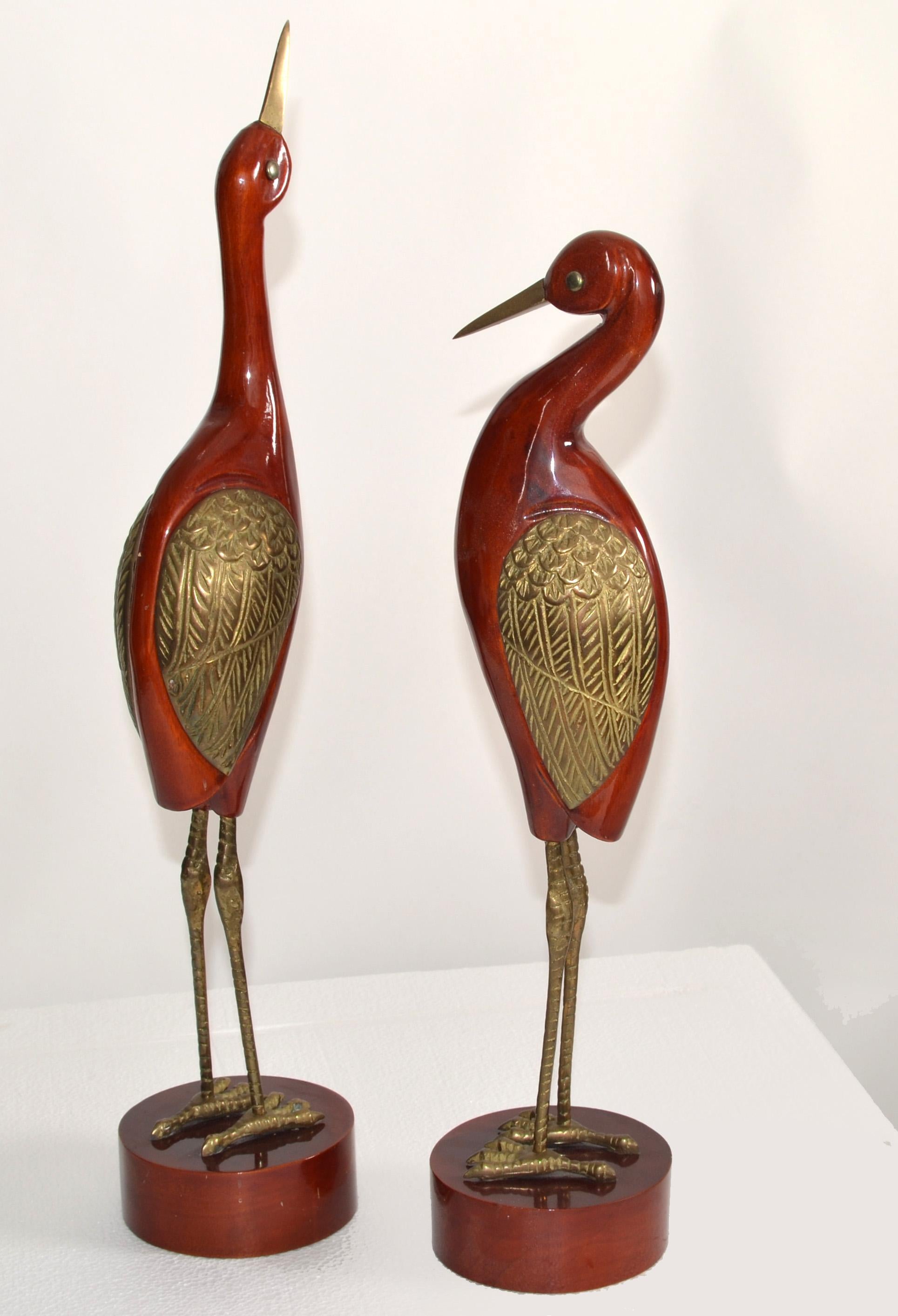 Set Of 2 Asian Modern Stylized Brass Wood Handmade Crane Sculptures Round Base   In Good Condition For Sale In Miami, FL