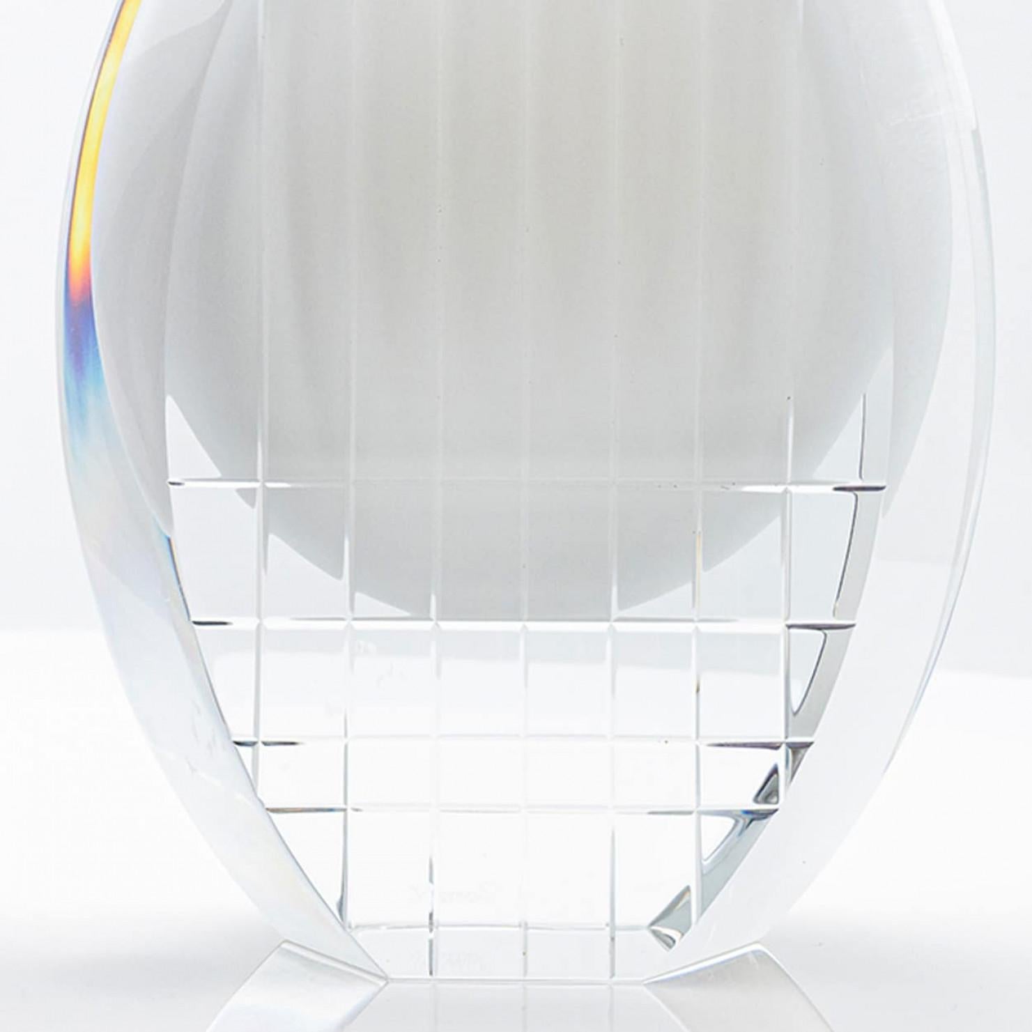 Fatto a mano Set di 2 vasi geometrici Baccarat in vetro trasparente viola, Francia in vendita